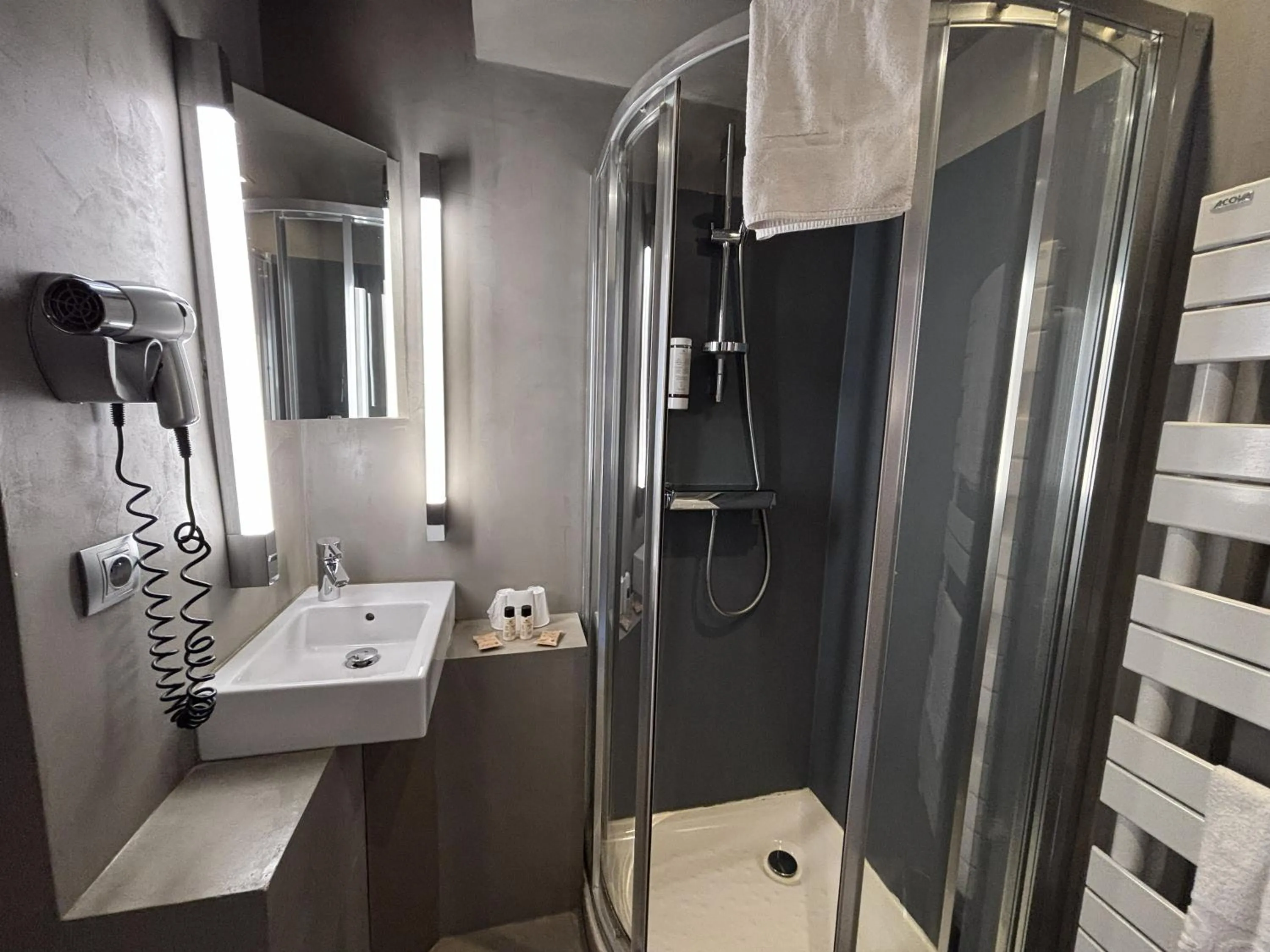 Shower in Hôtel Les Airelles