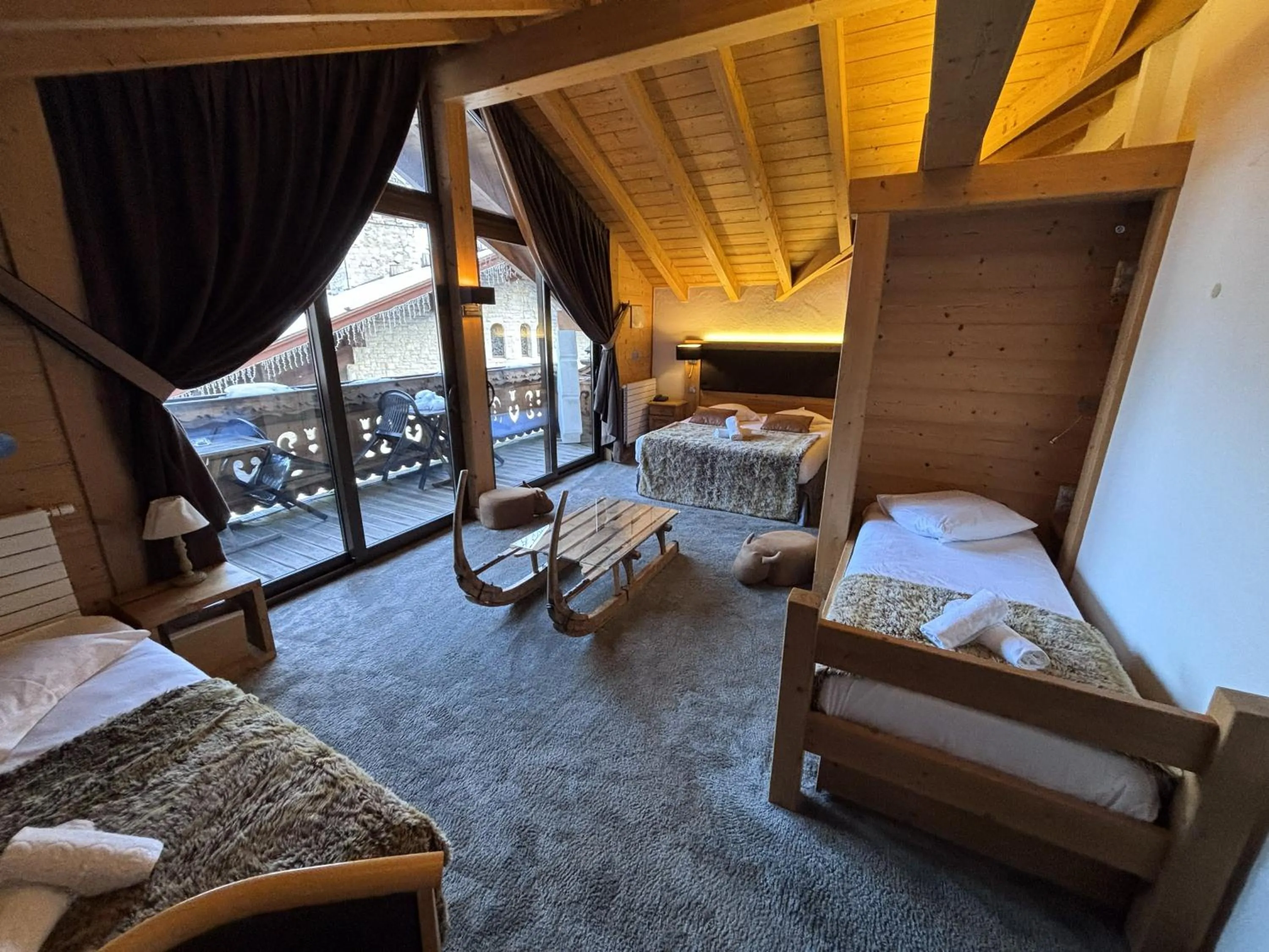 Bed in Hôtel Les Airelles