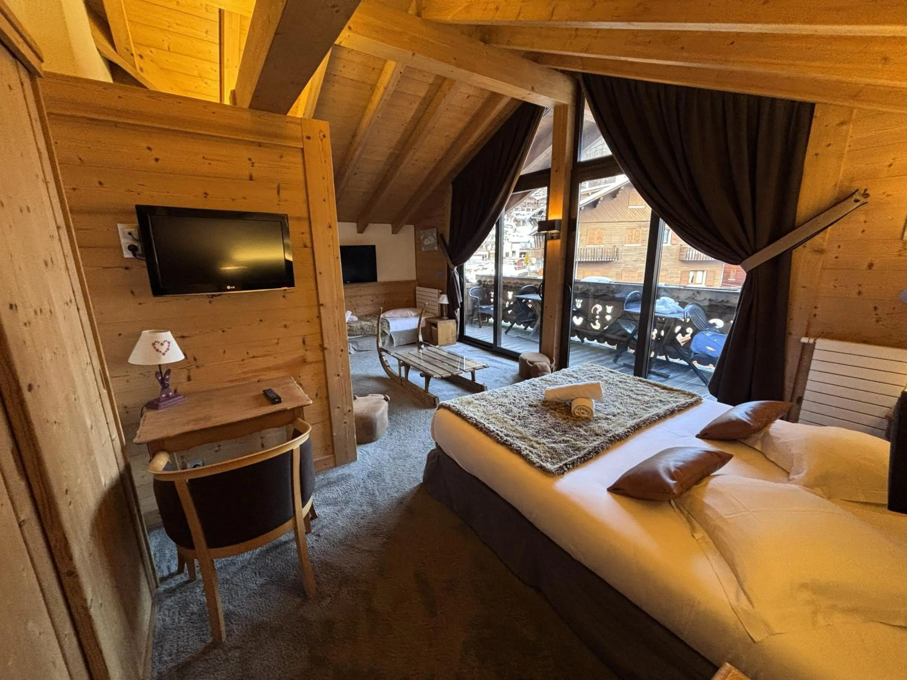 Bed in Hôtel Les Airelles