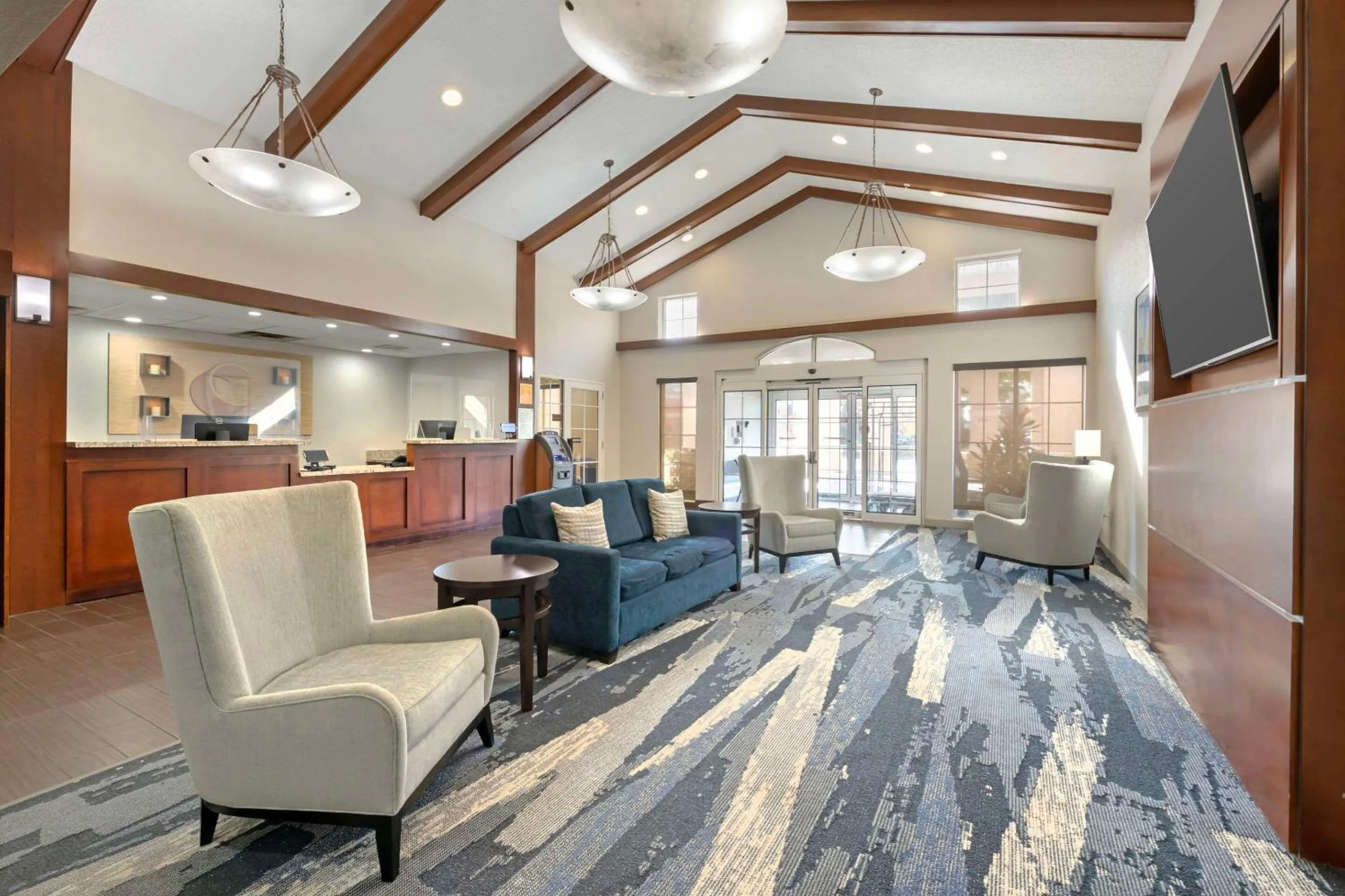 Lobby or reception in Comfort Suites Downtown