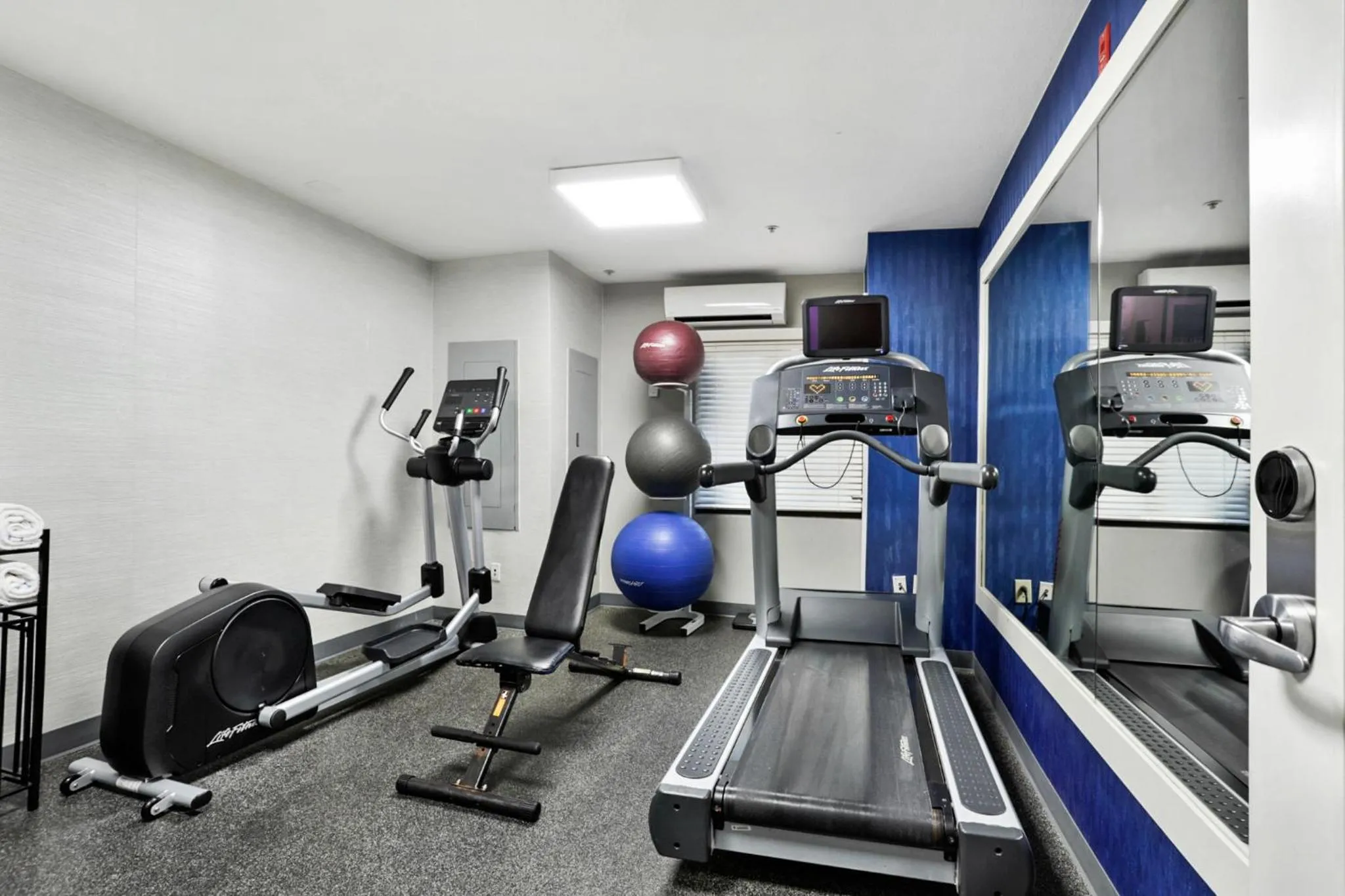 Fitness centre/facilities in Staybridge Suites Columbia - Baltimore by IHG