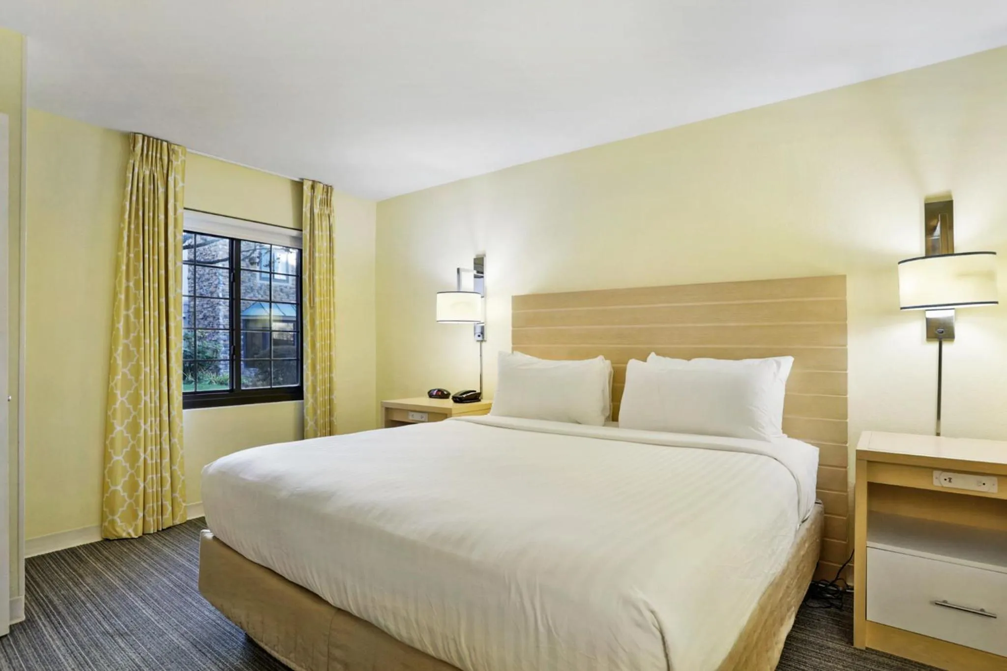 Bed in Staybridge Suites Columbia - Baltimore by IHG
