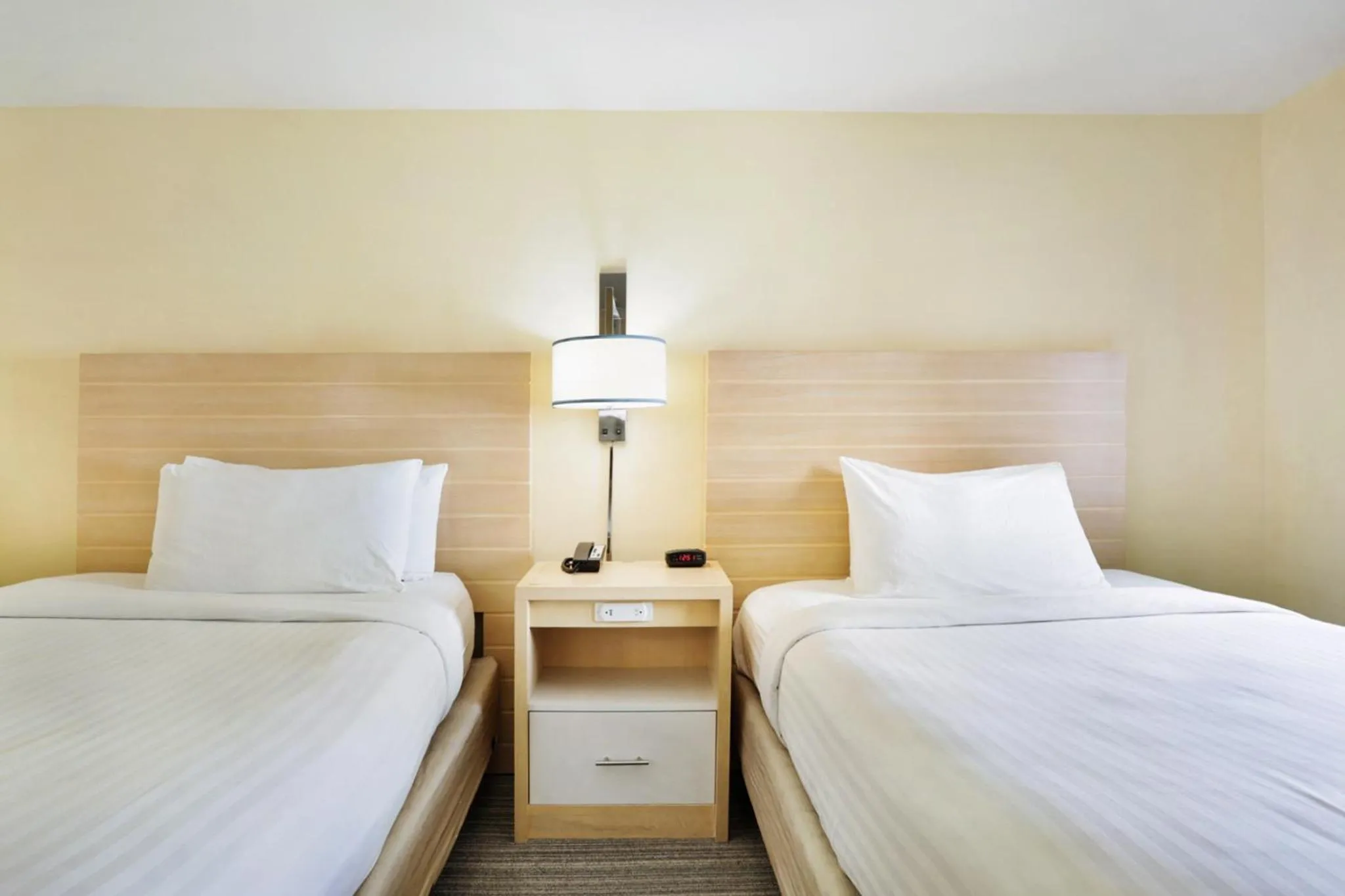 Bed in Staybridge Suites Columbia - Baltimore by IHG