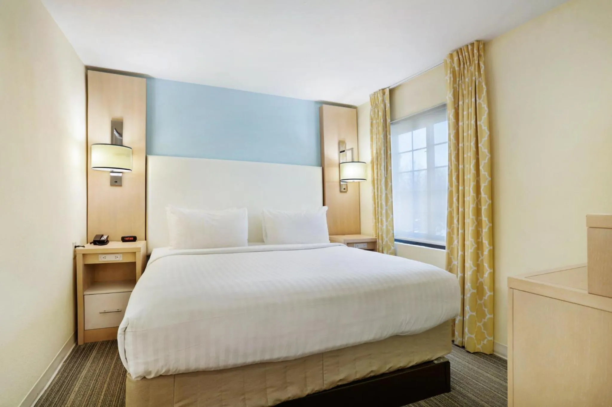 Bed in Staybridge Suites Columbia - Baltimore by IHG
