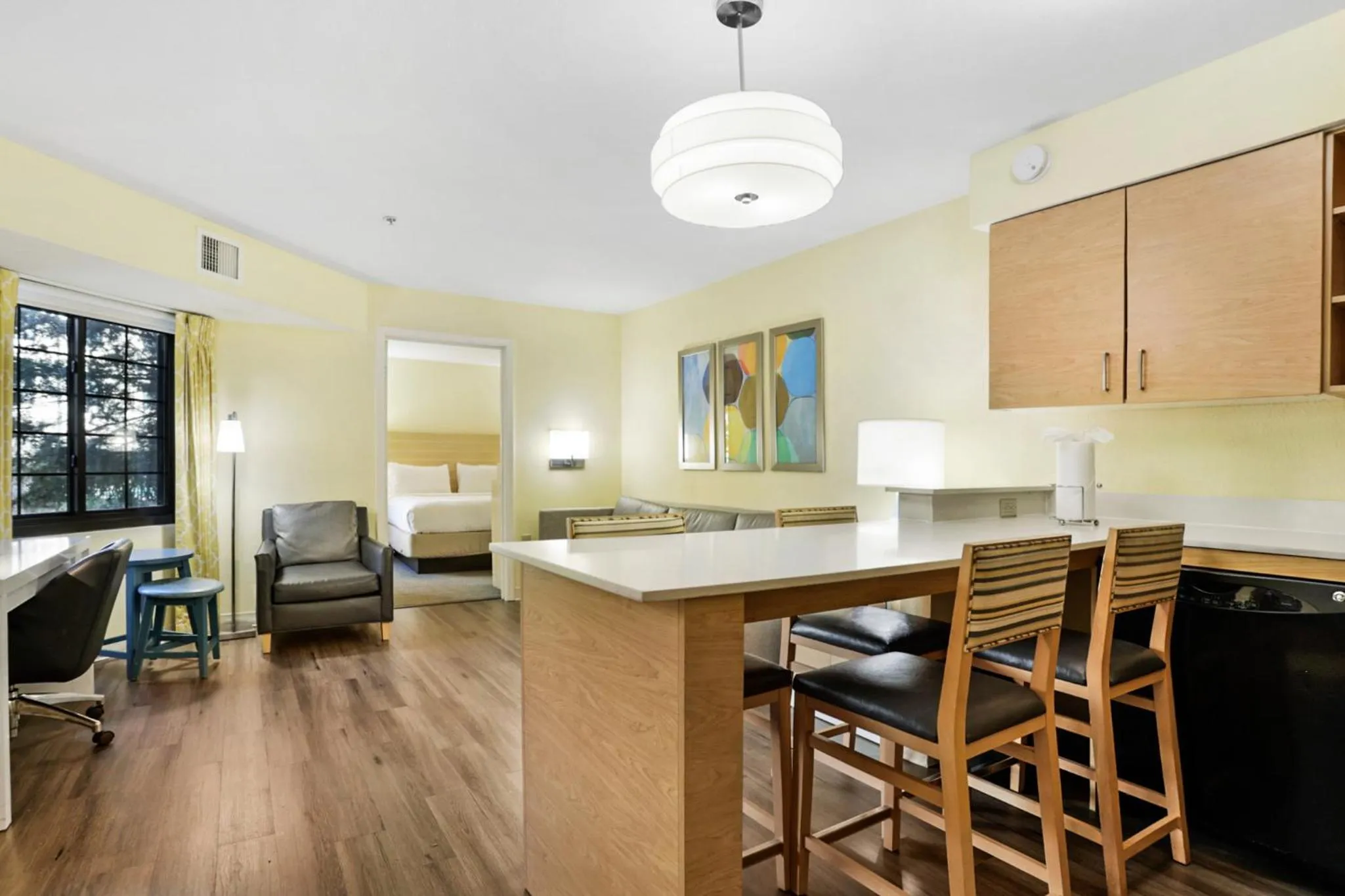 Living room in Staybridge Suites Columbia - Baltimore by IHG