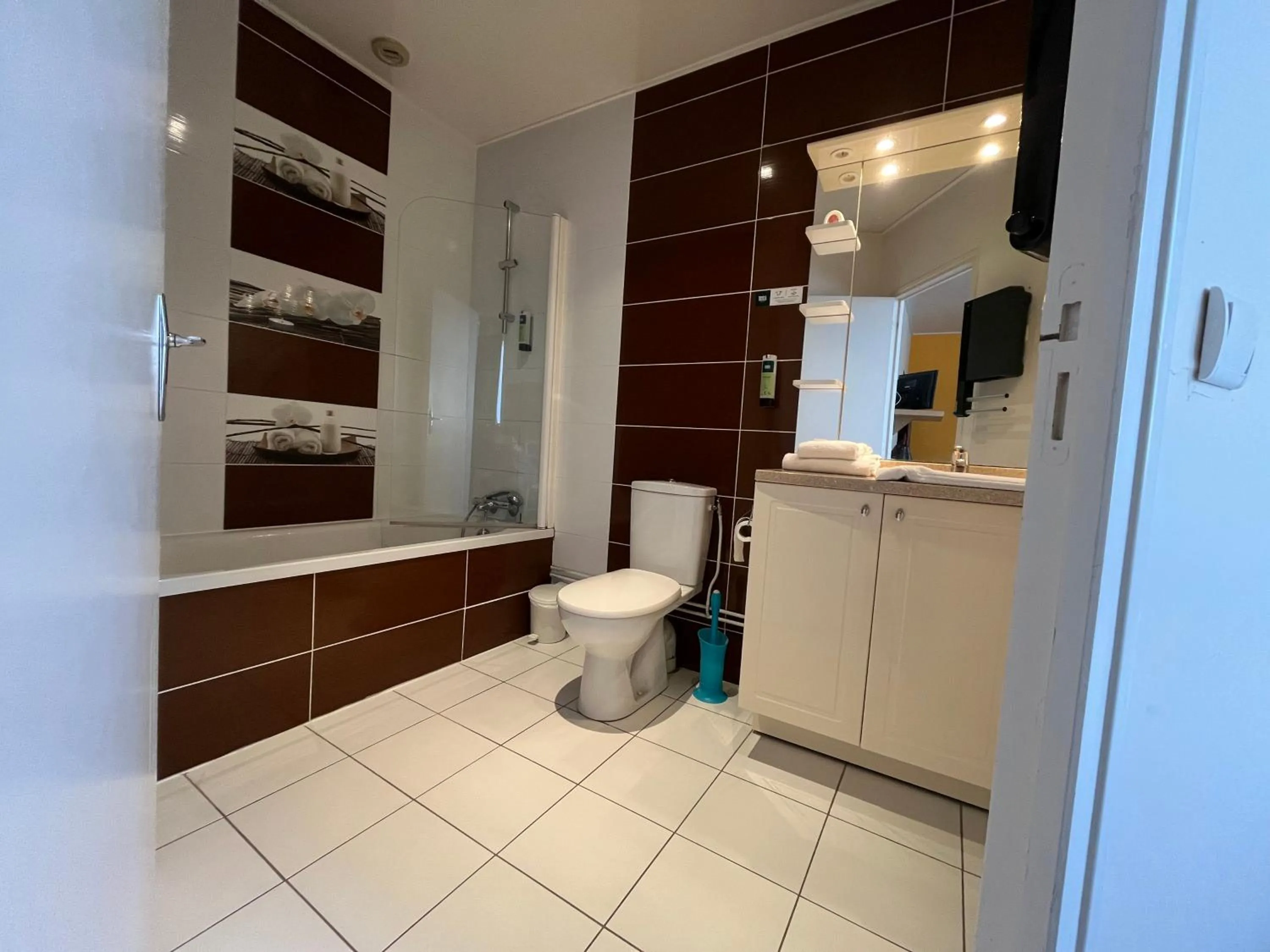 Logis Hôtel & Restaurant - Le Bretagne