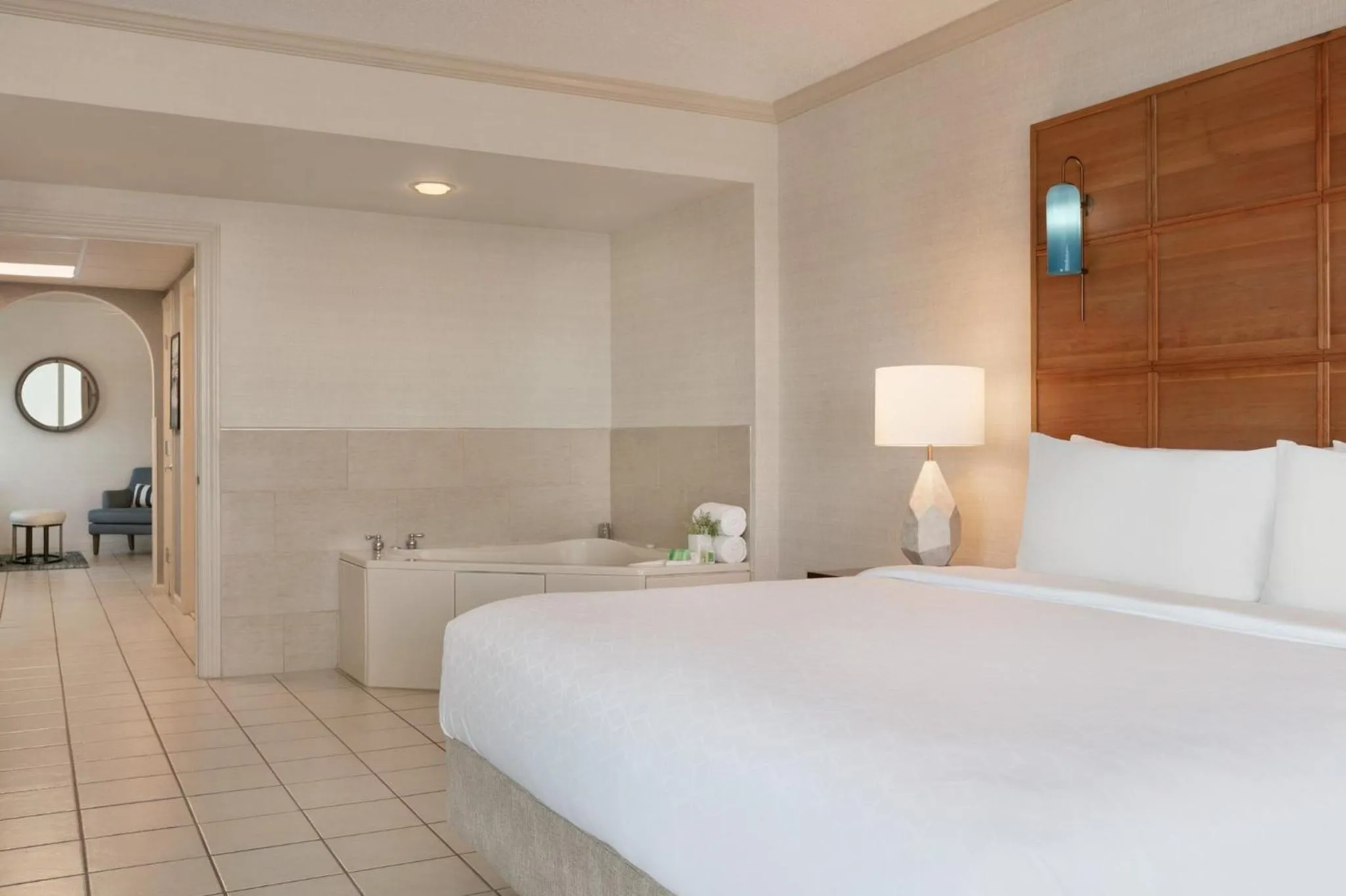 Photo of the whole room, Bed in Holiday Inn & Suites Ocean City by IHG