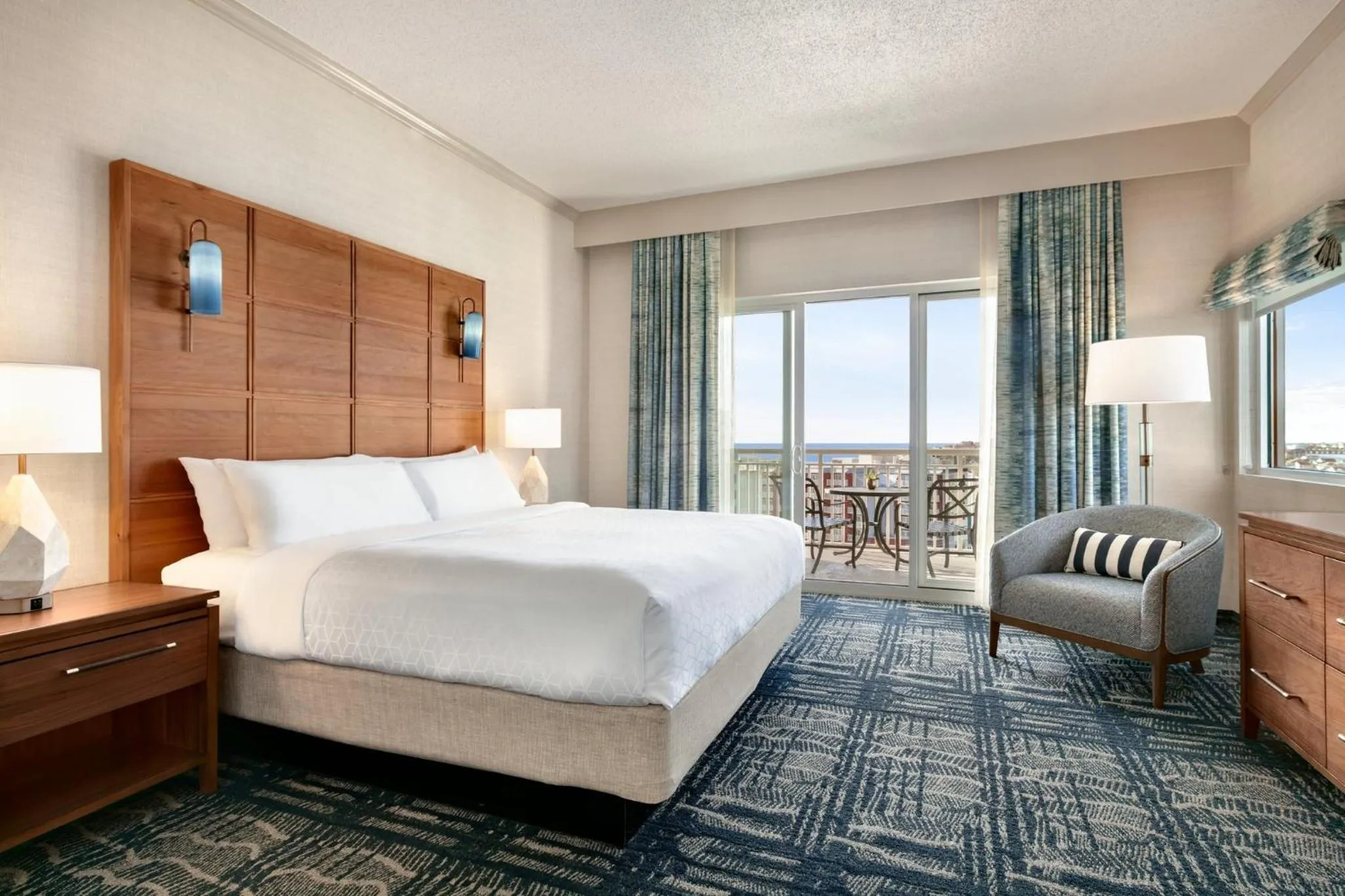 Photo of the whole room, Bed in Holiday Inn & Suites Ocean City by IHG
