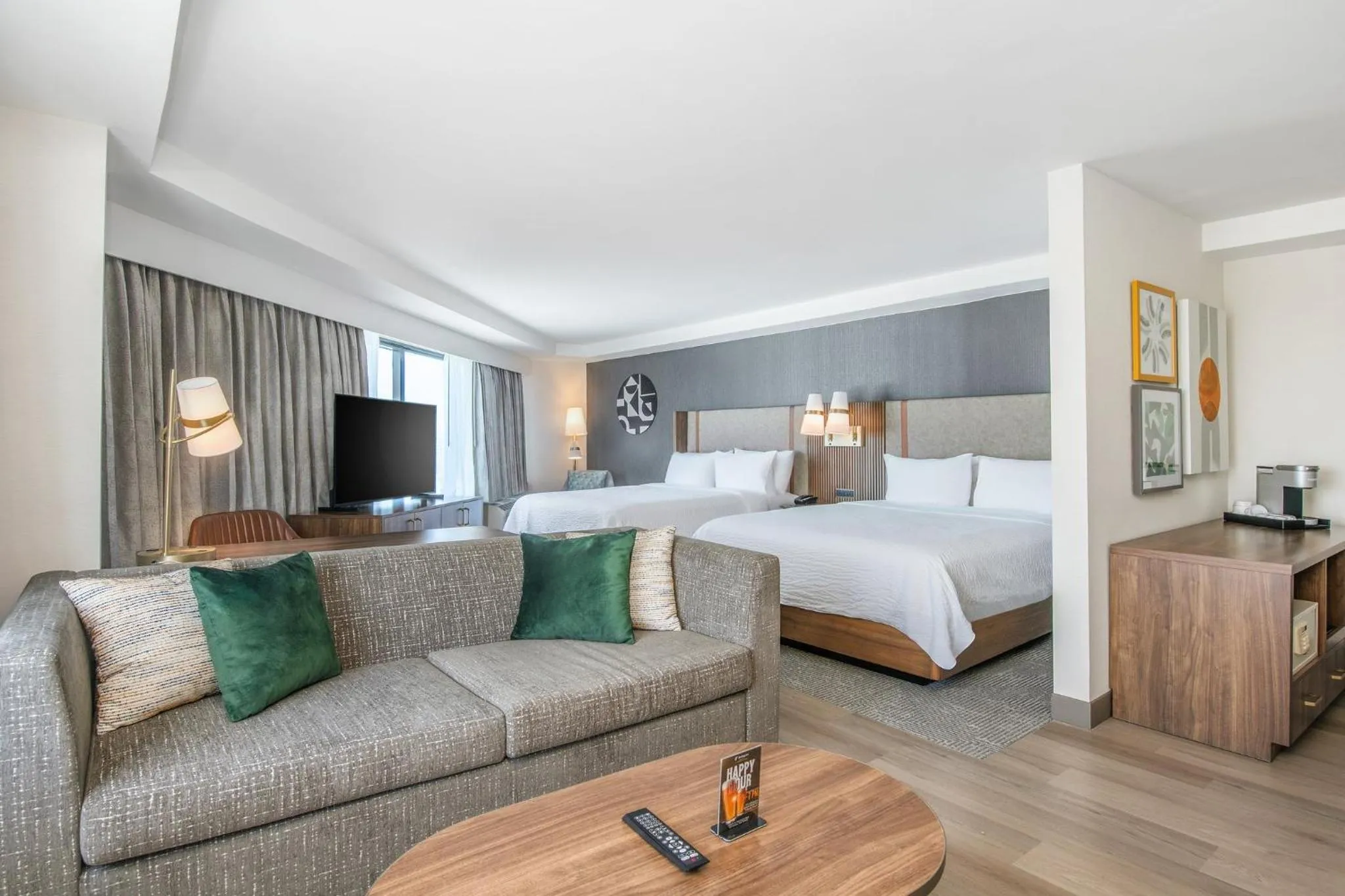 Photo of the whole room, Bed in Holiday Inn Los Angeles Gateway-Torrance by IHG