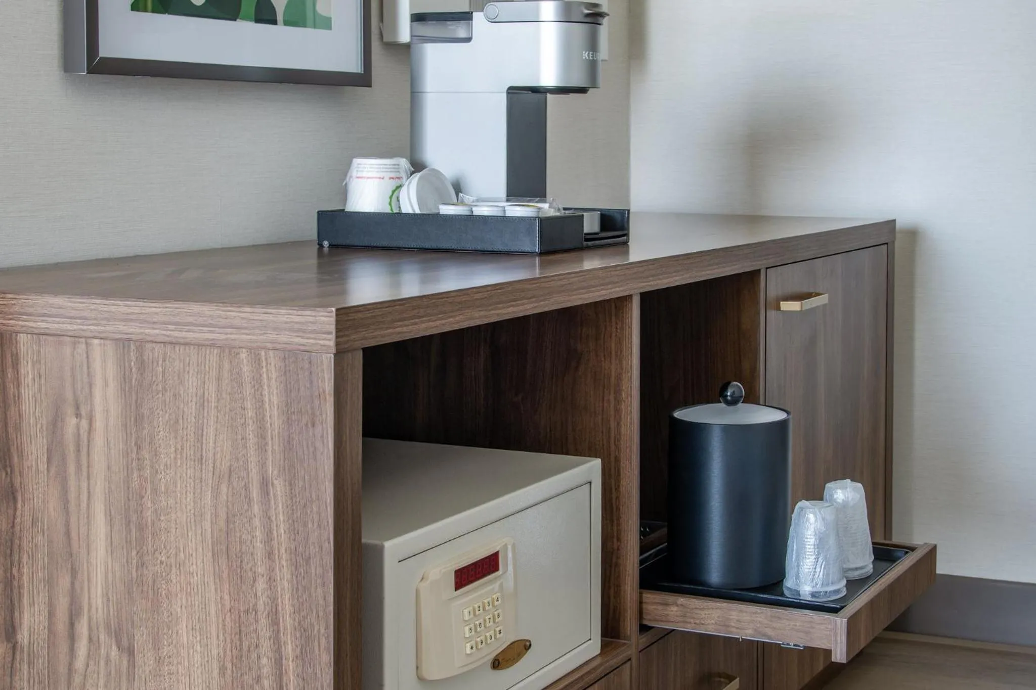 Photo of the whole room in Holiday Inn Los Angeles Gateway-Torrance by IHG