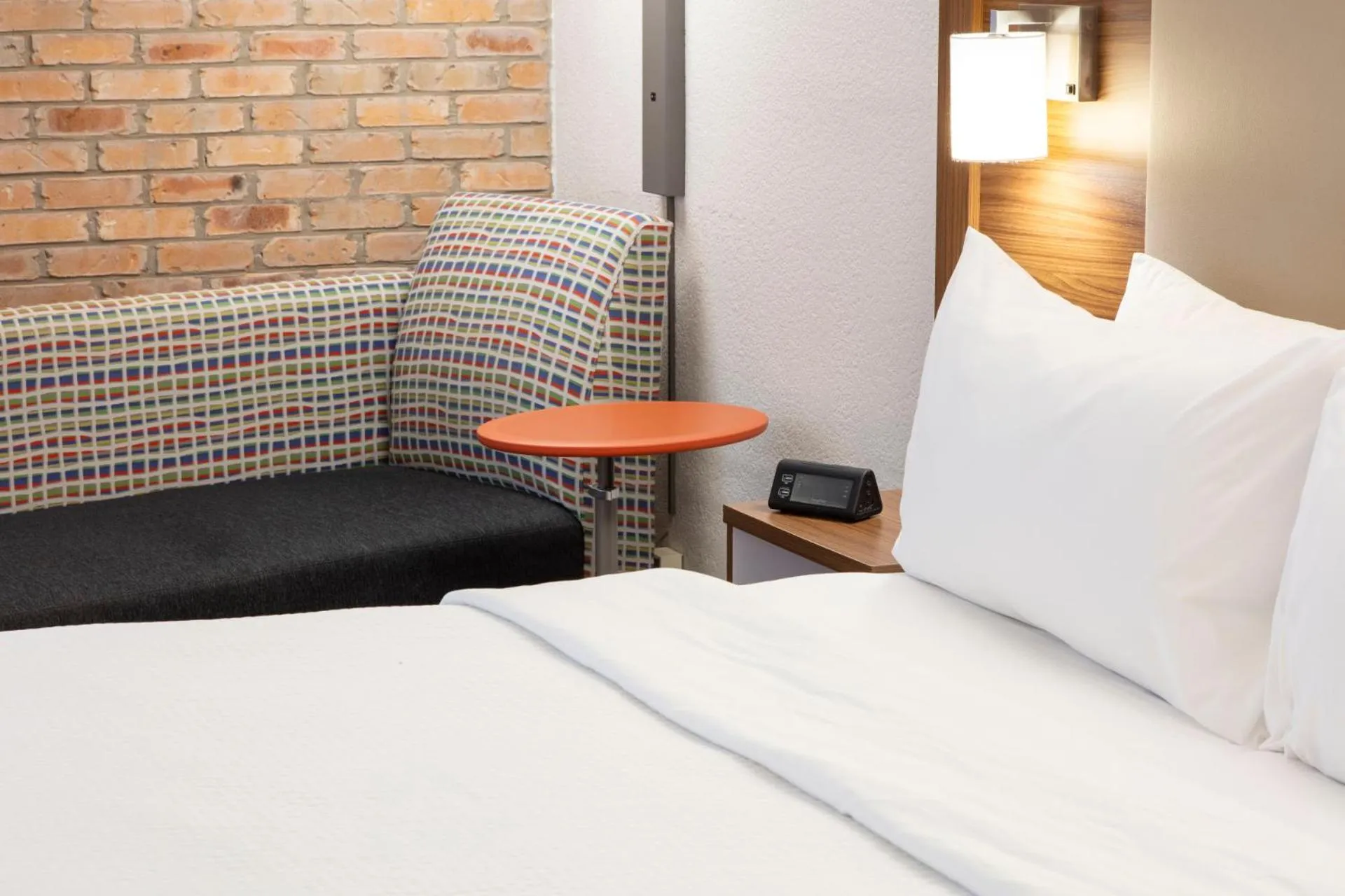 Bed in Holiday Inn Express - San Antonio Airport by IHG