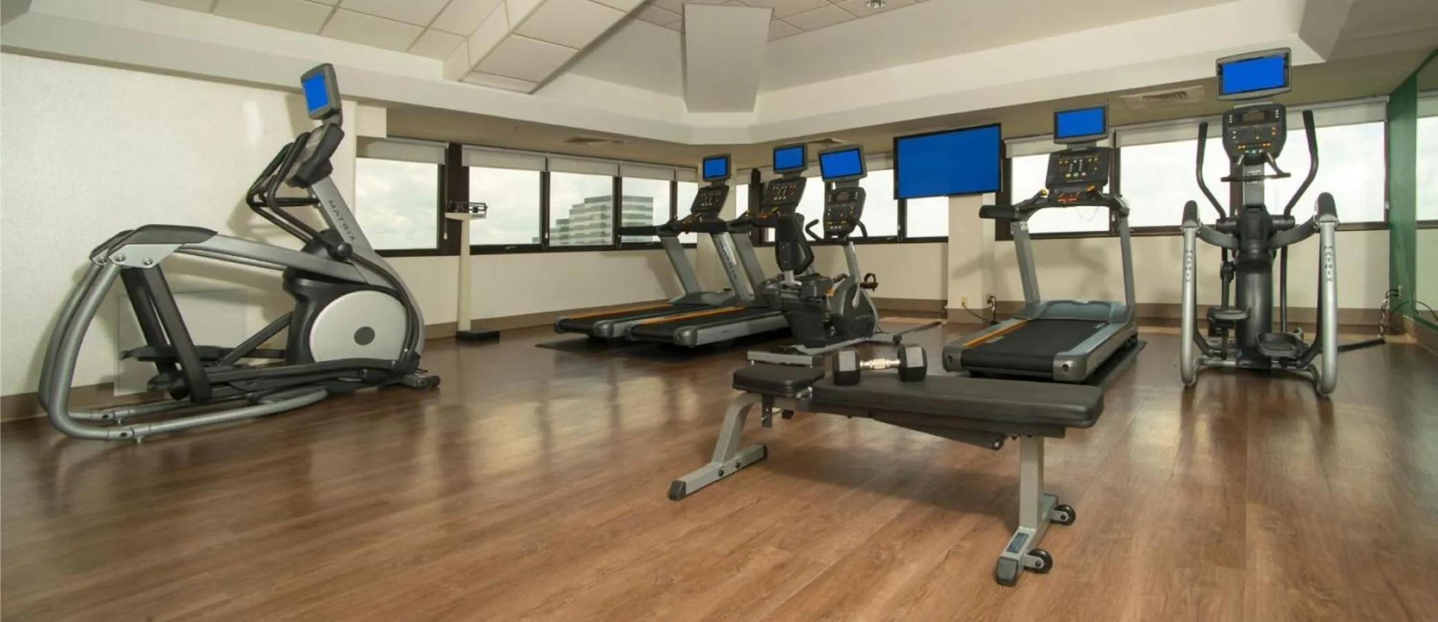 Fitness centre/facilities in Holiday Inn Express - San Antonio Airport by IHG