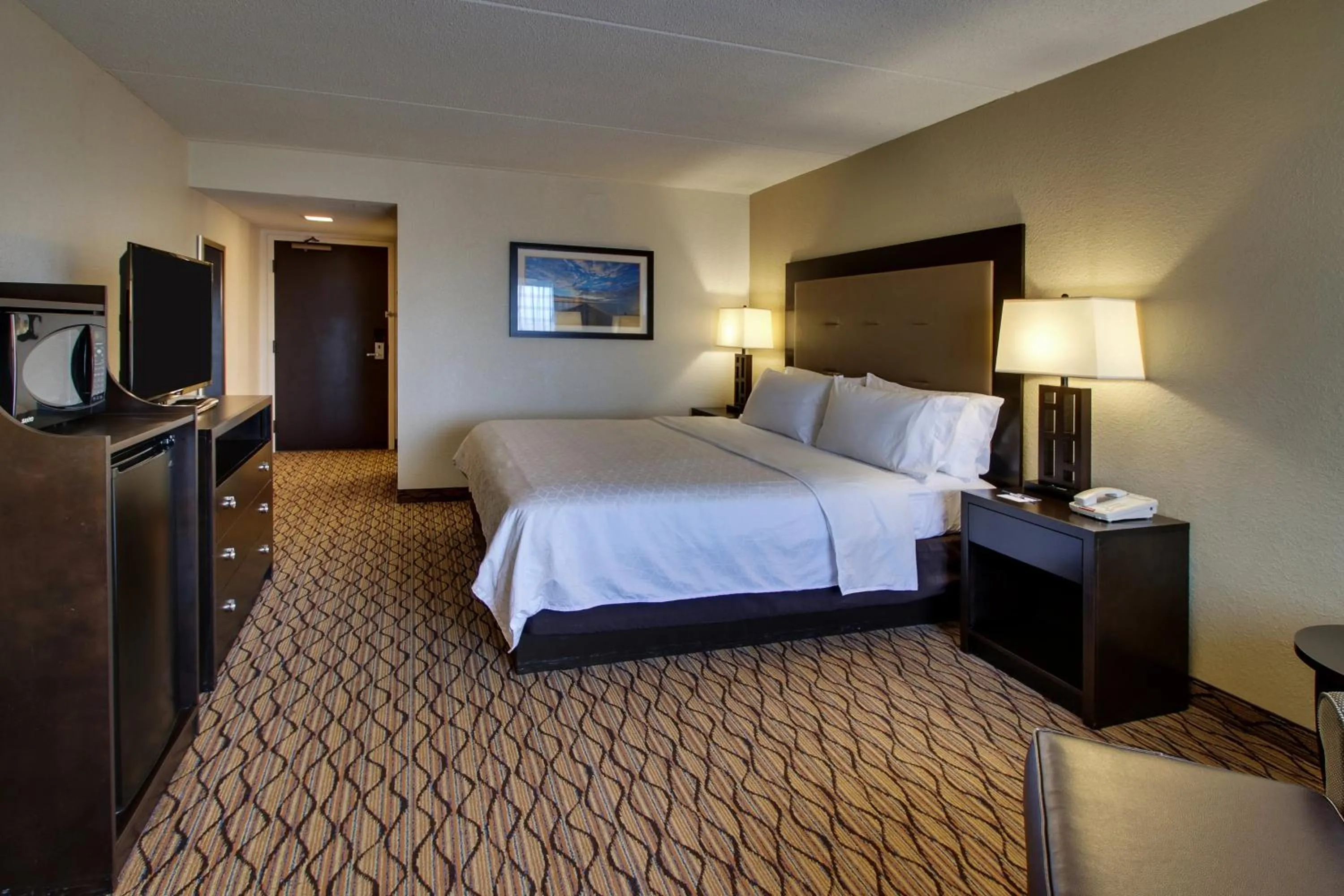 Photo of the whole room, Bed in Holiday Inn Express Baltimore BWI Airport West by IHG