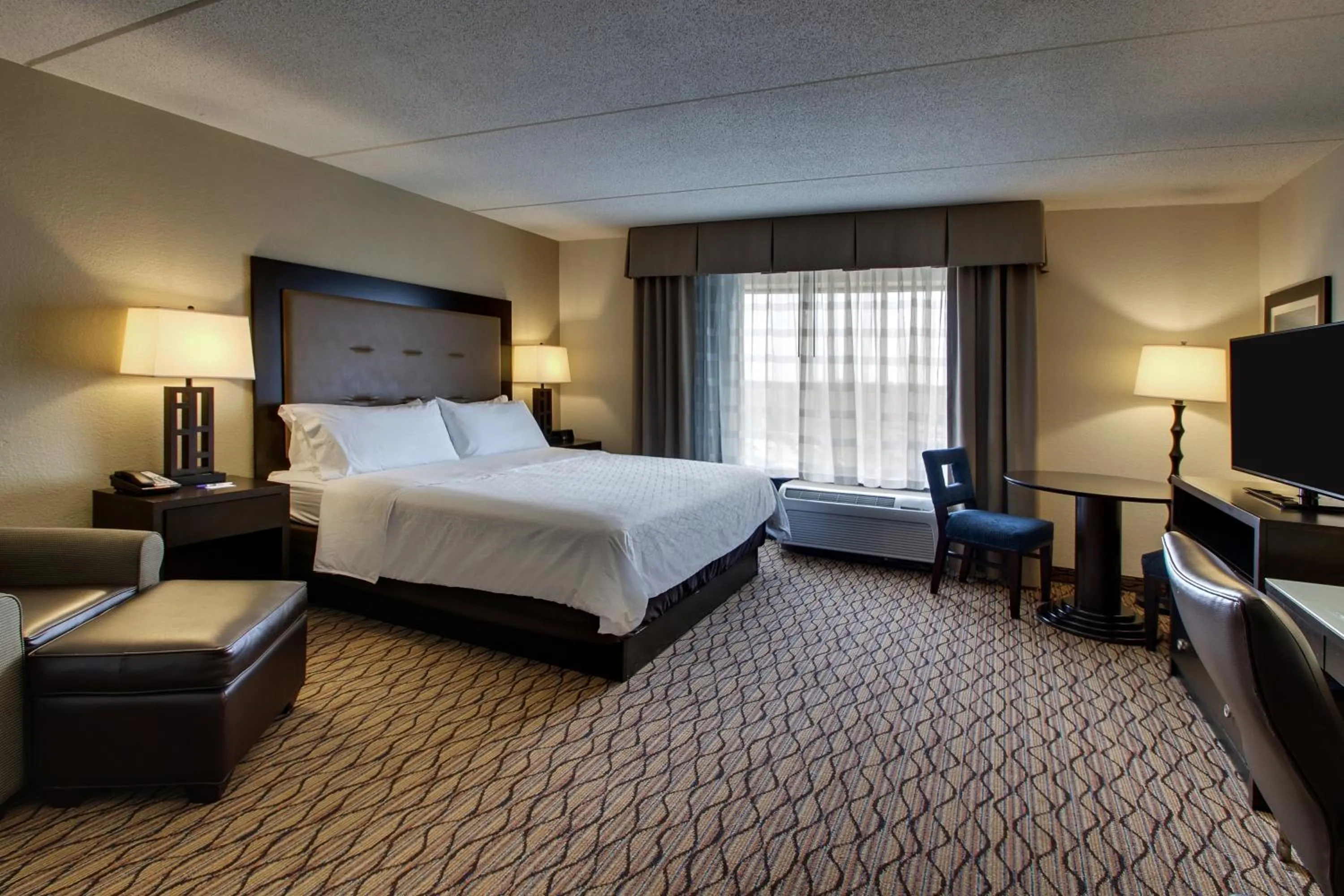 Photo of the whole room, Bed in Holiday Inn Express Baltimore BWI Airport West by IHG