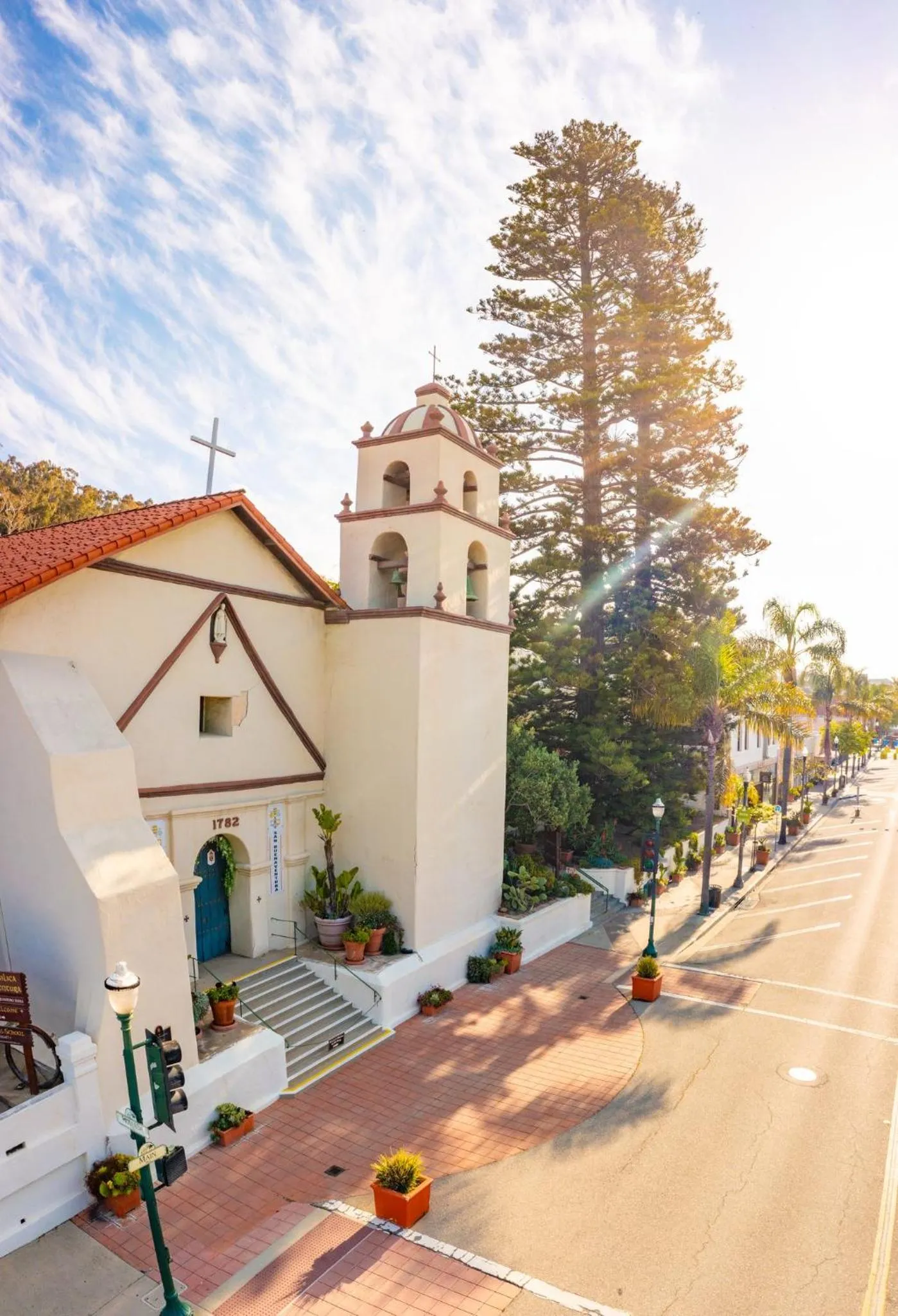 Nearby landmark in Crowne Plaza Ventura Beach by IHG
