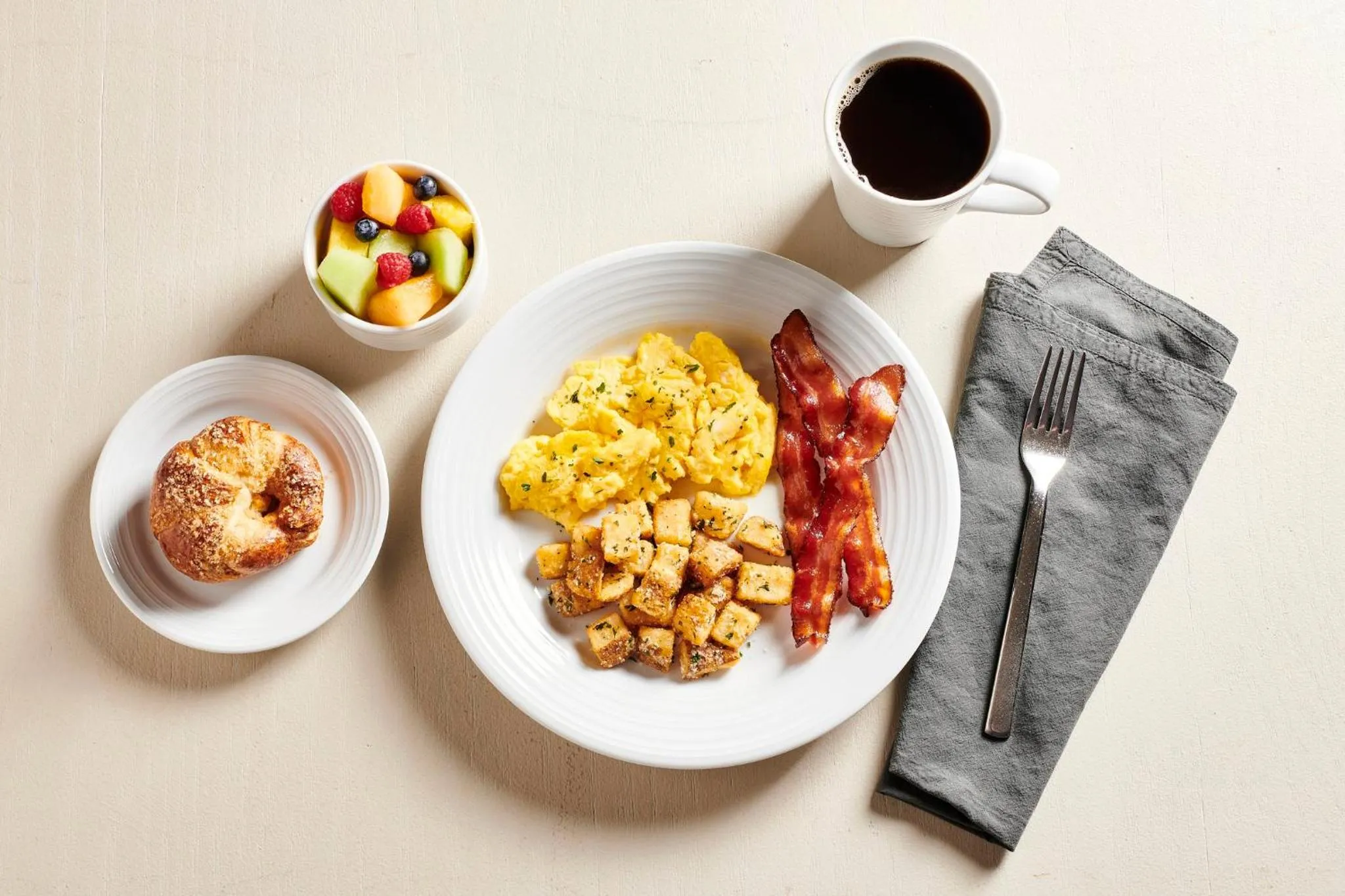 Restaurant/places to eat in Holiday Inn Boston - Dedham Hotel & Conference Center by IHG