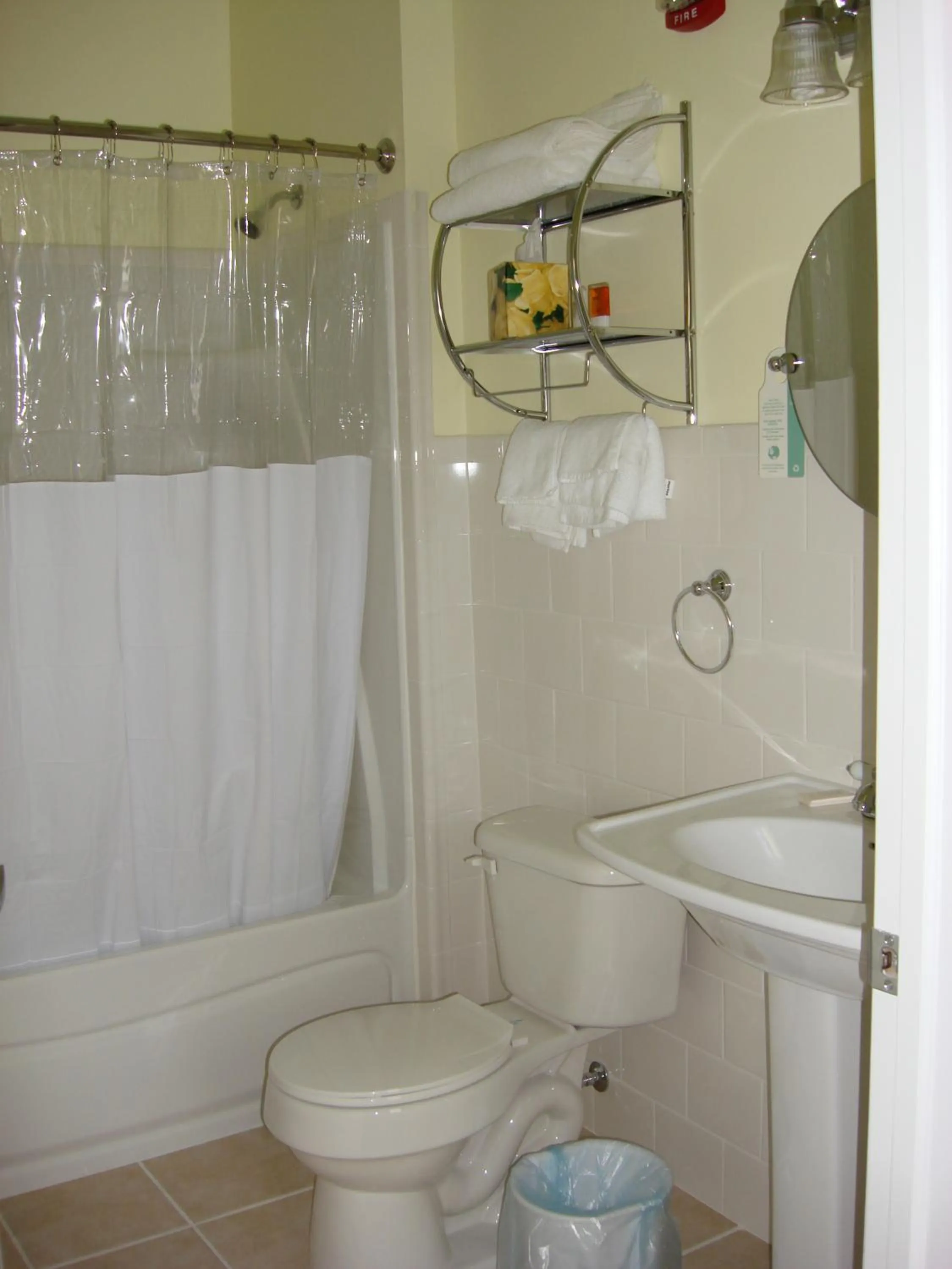 The City Hotel Bar & Grill