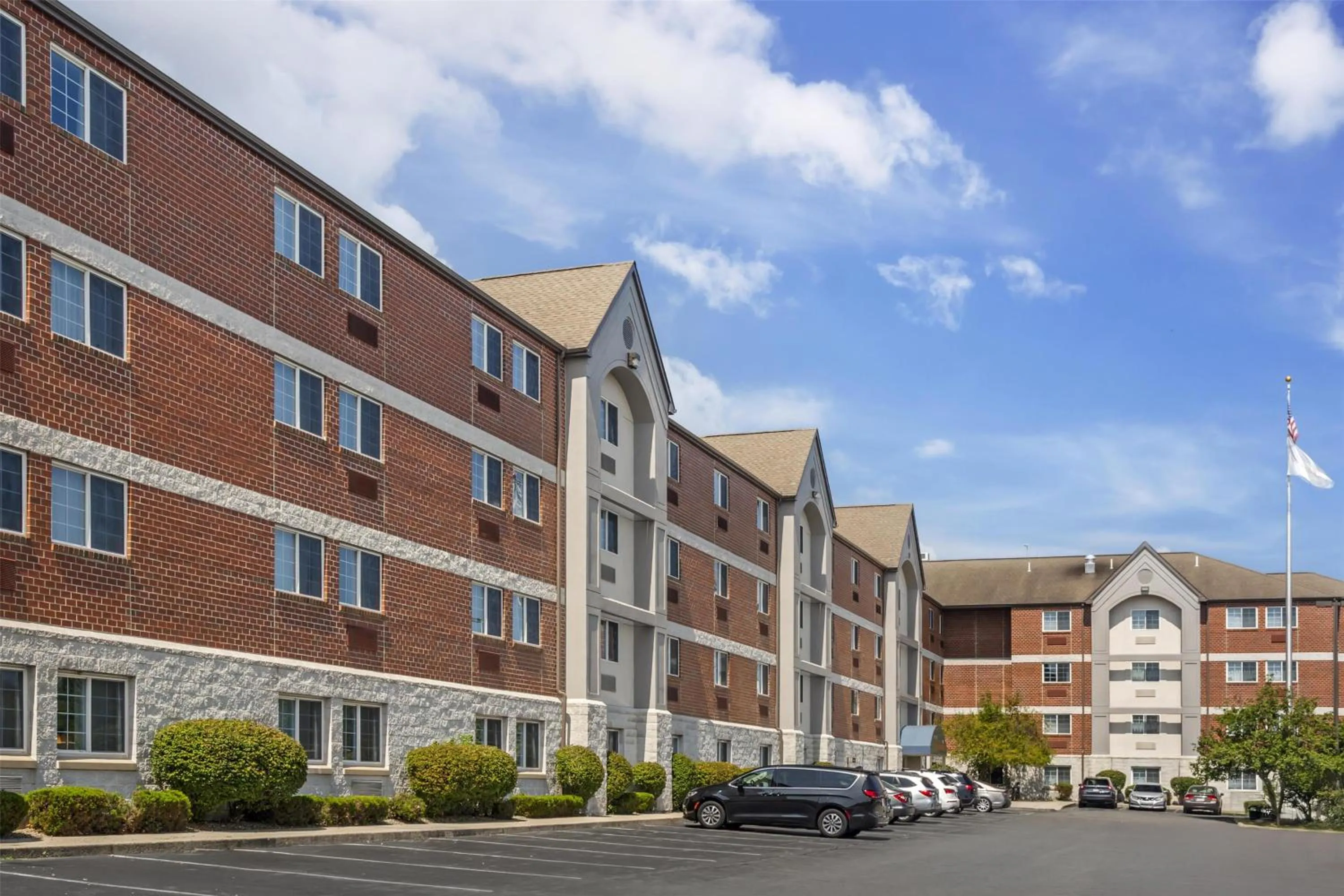 Property building in Sonesta Simply Suites Boston Burlington