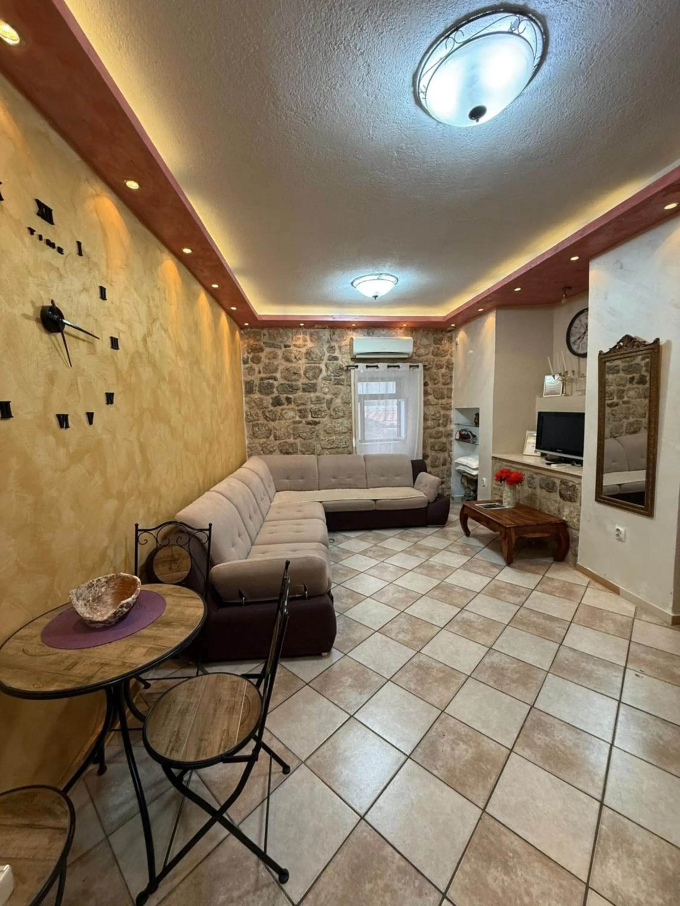 TV and multimedia in Athos Guesthouse