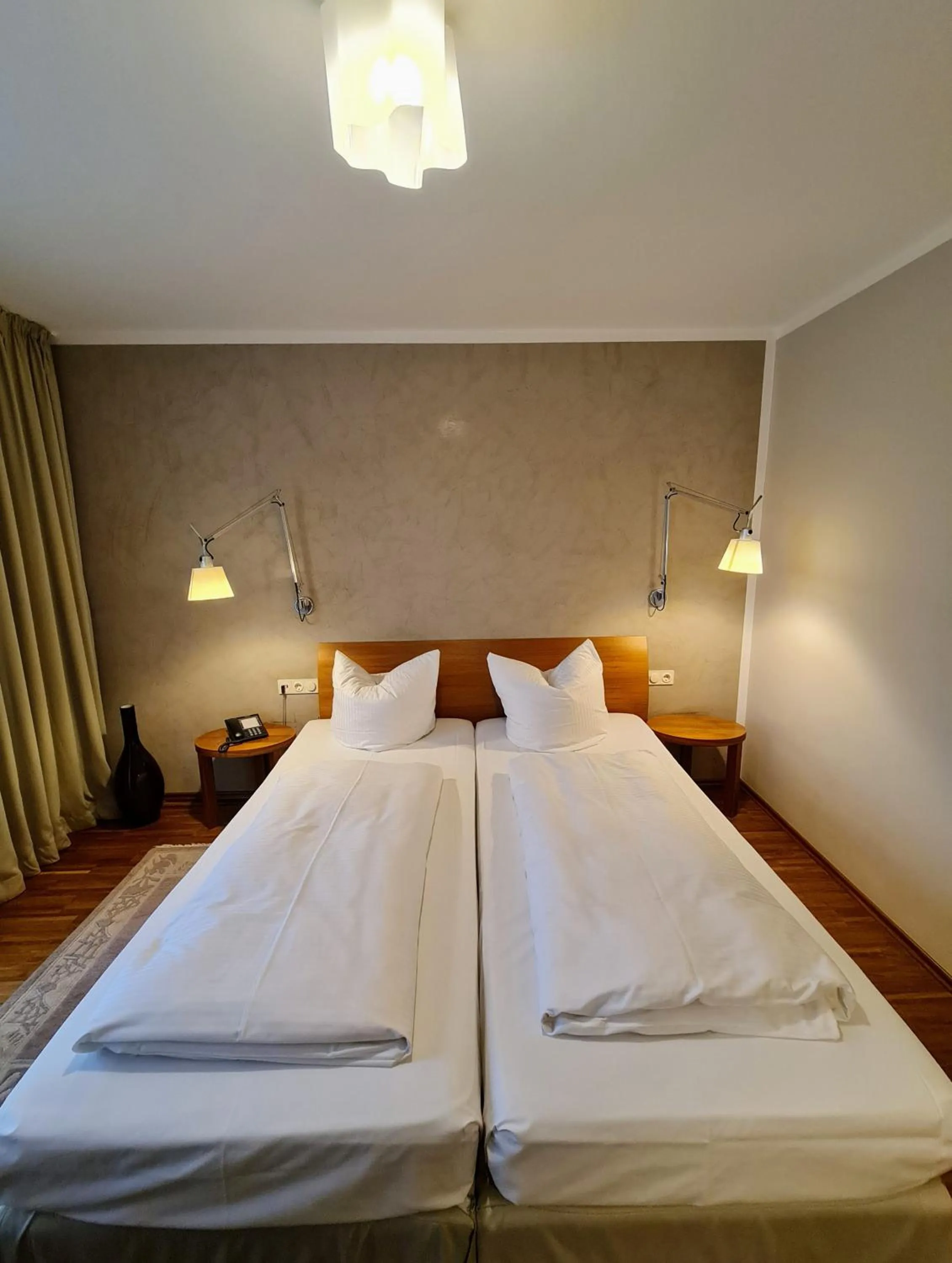 Photo of the whole room, Bed in Hotel Restaurant Felix