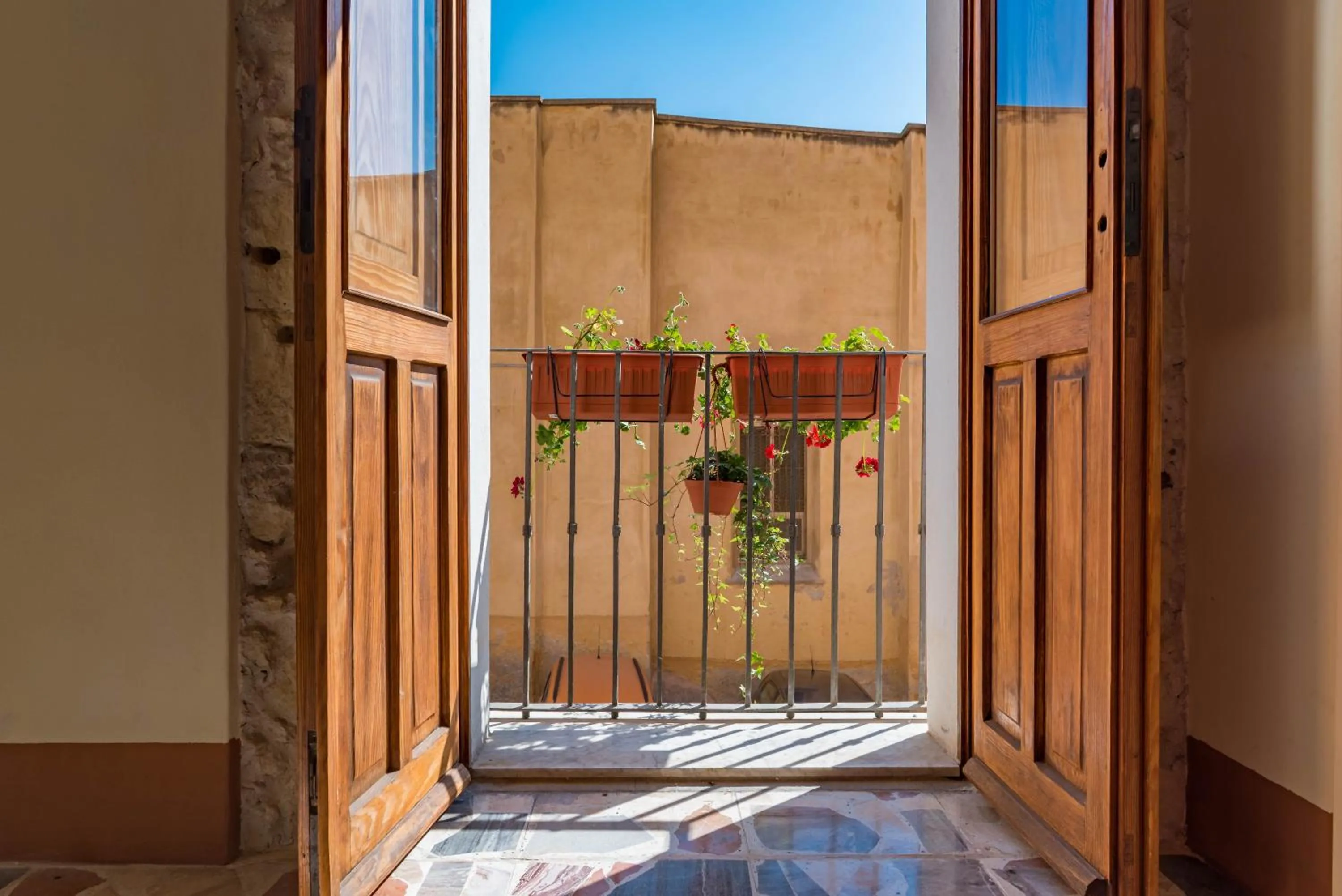 Communal lounge/ TV room in Cappuccine GuestHouse