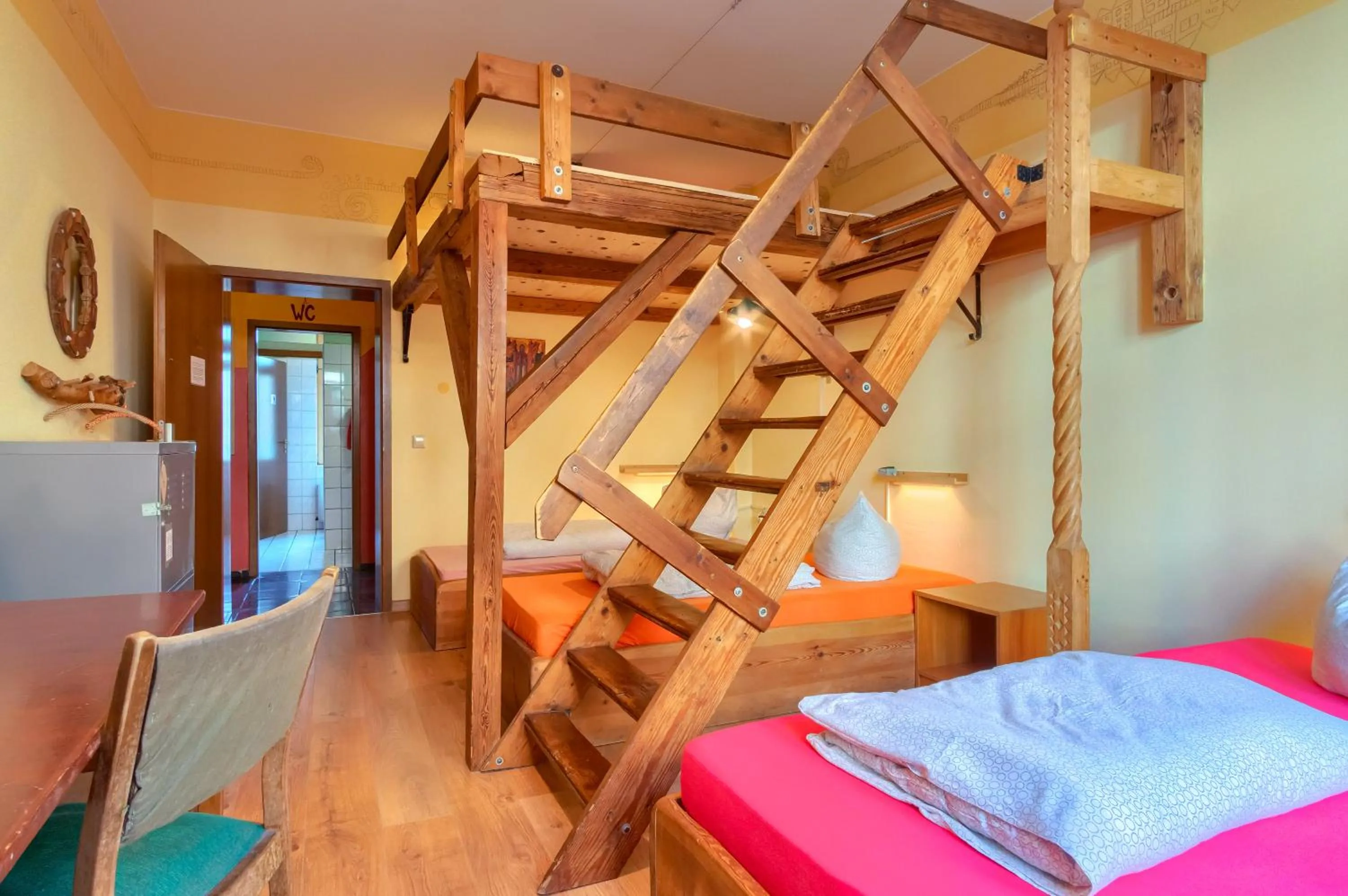 Photo of the whole room, Bed in Hostel Lollis Homestay Dresden