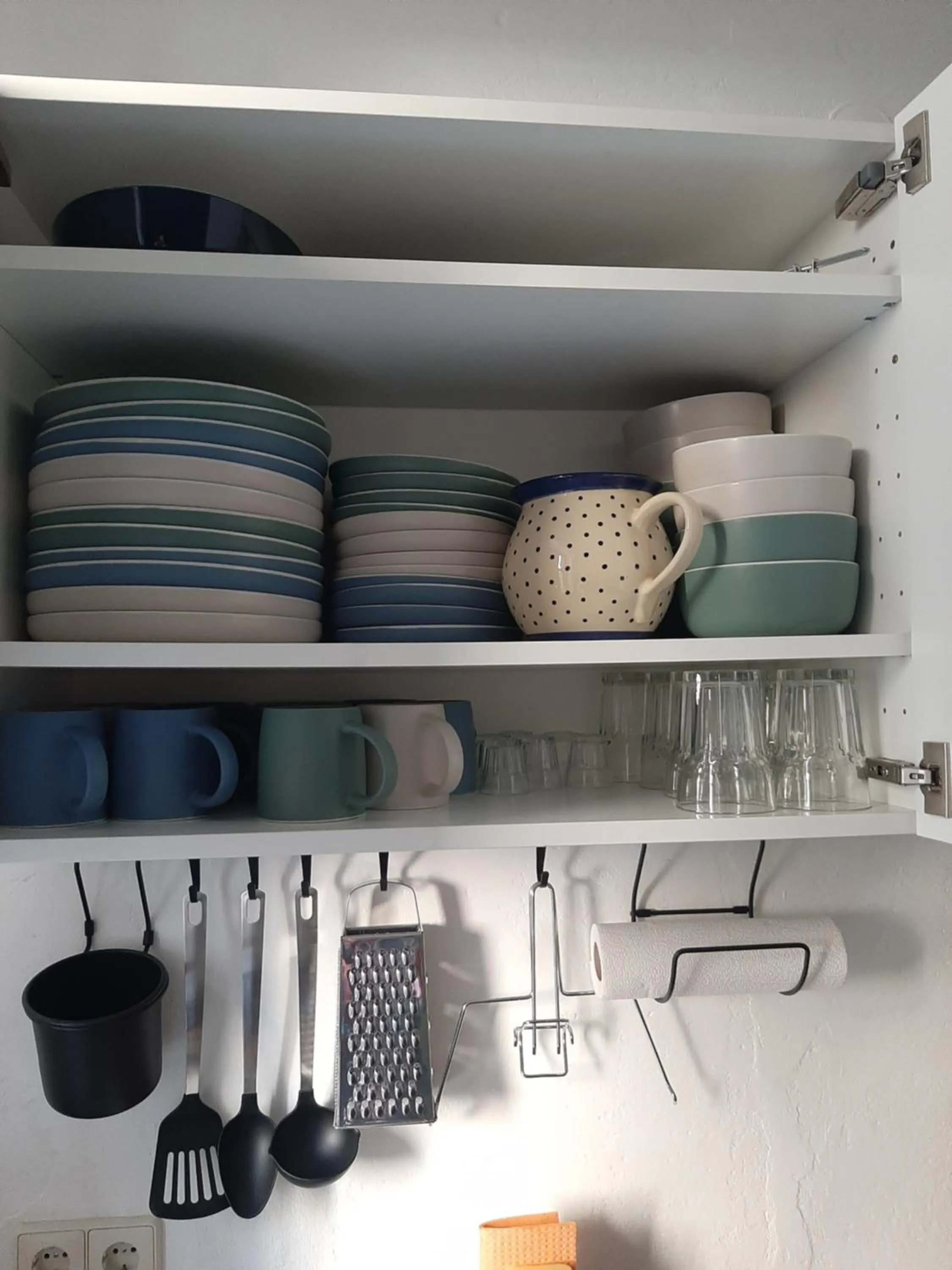 Kitchen or kitchenette in Hostel Lollis Homestay Dresden