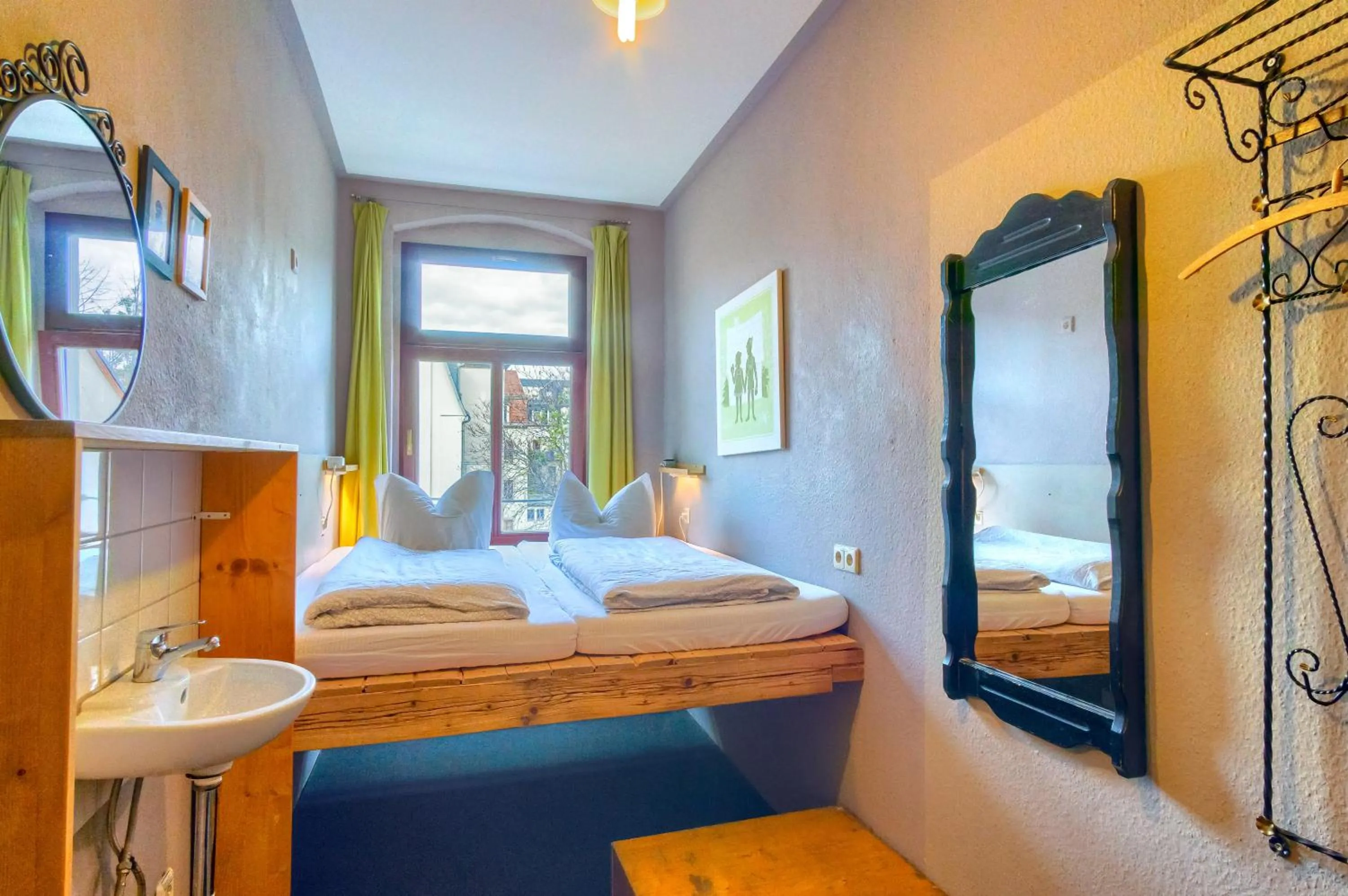 Photo of the whole room, Bed in Hostel Lollis Homestay Dresden