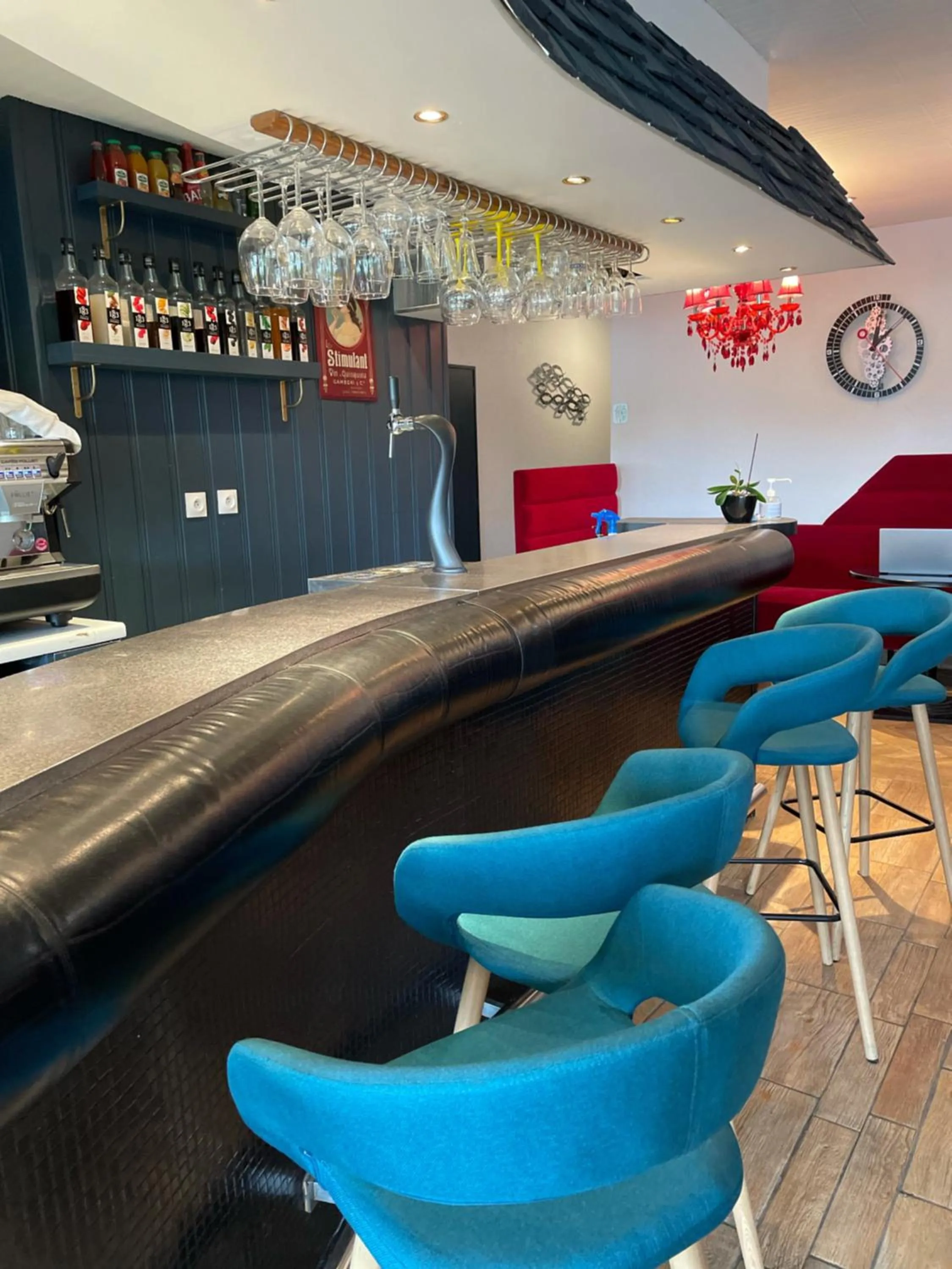 Lounge or bar in Hôtel Côté Sud Léman