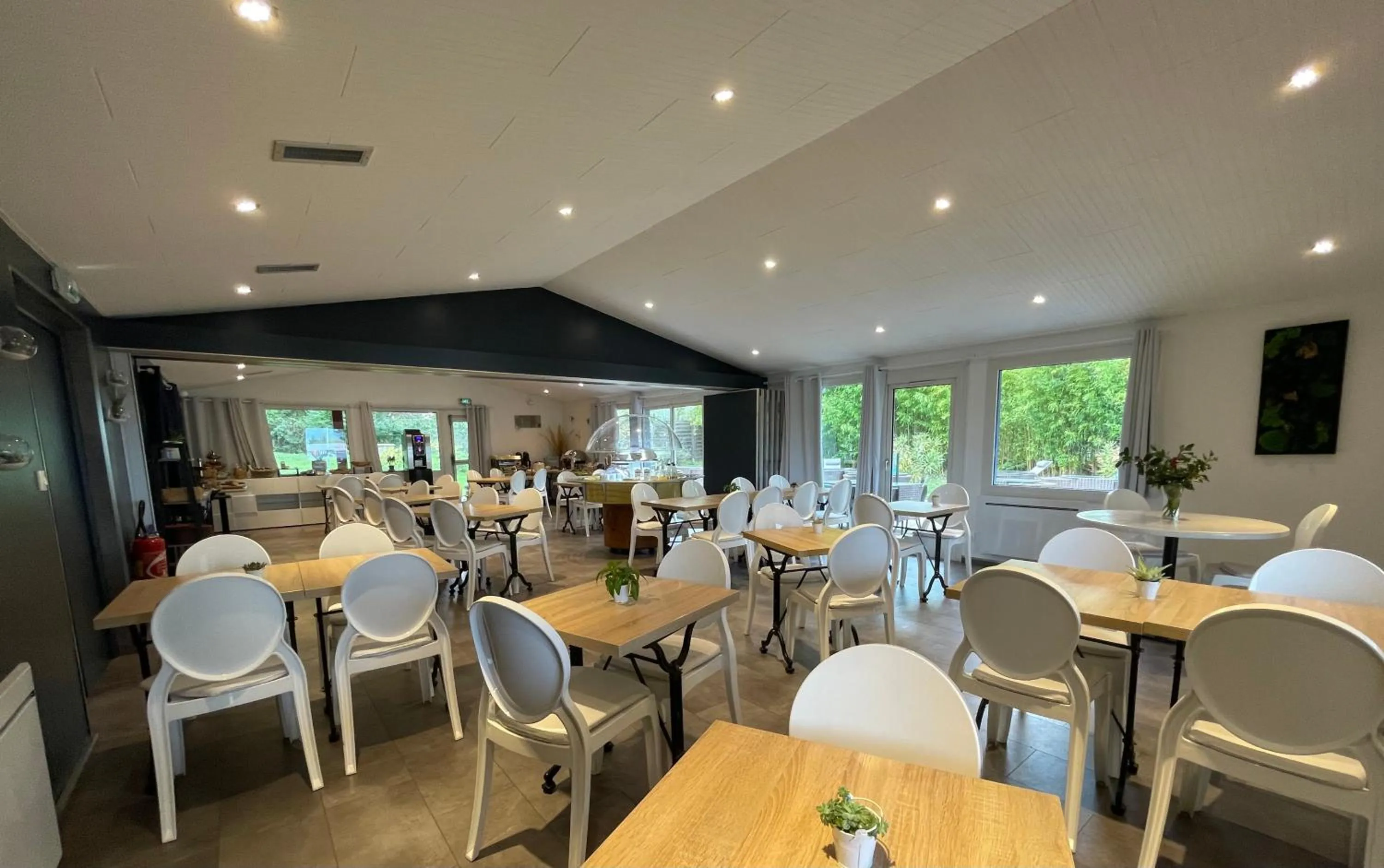 Breakfast in Hôtel Côté Sud Léman