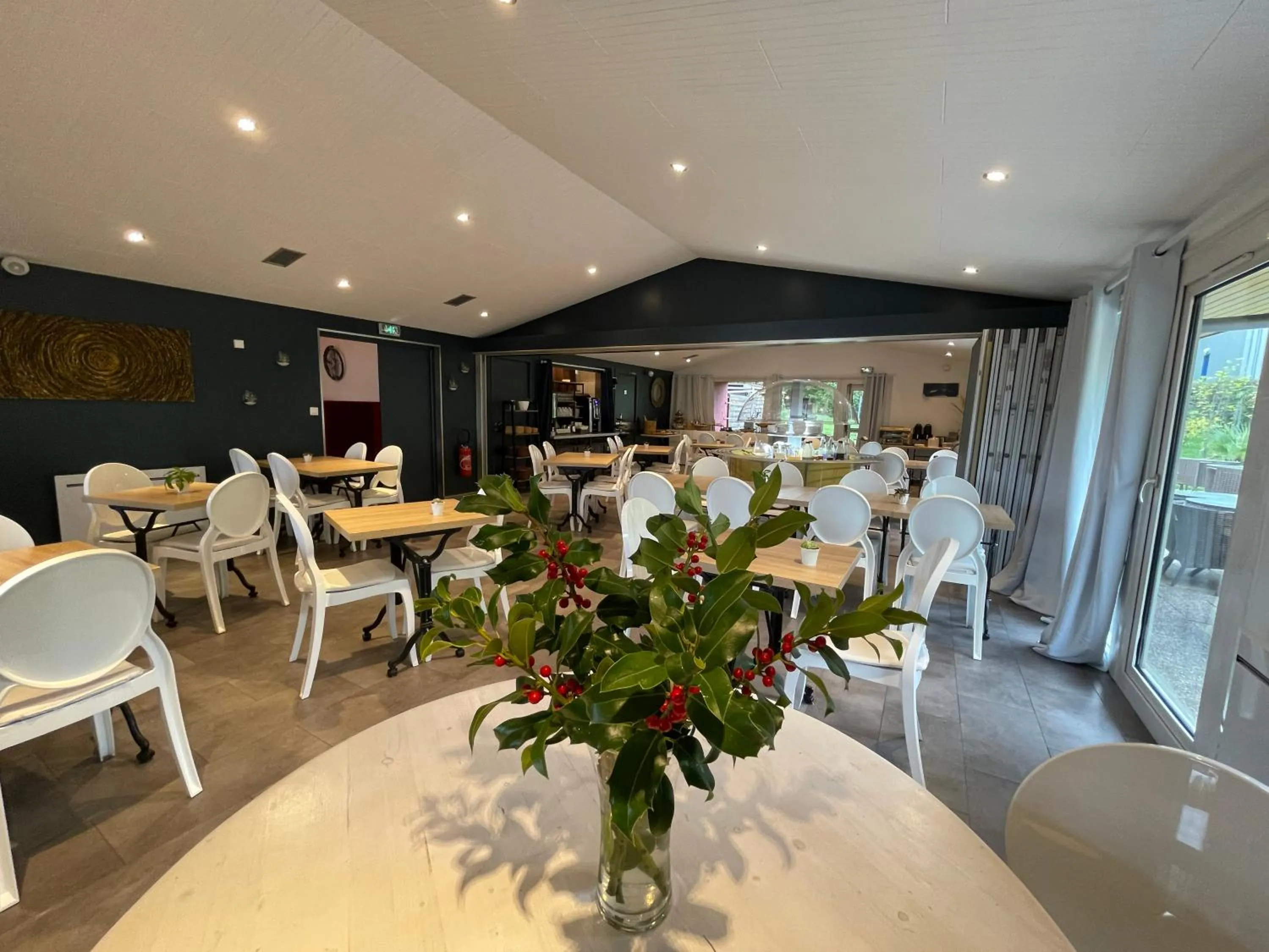 Breakfast in Hôtel Côté Sud Léman