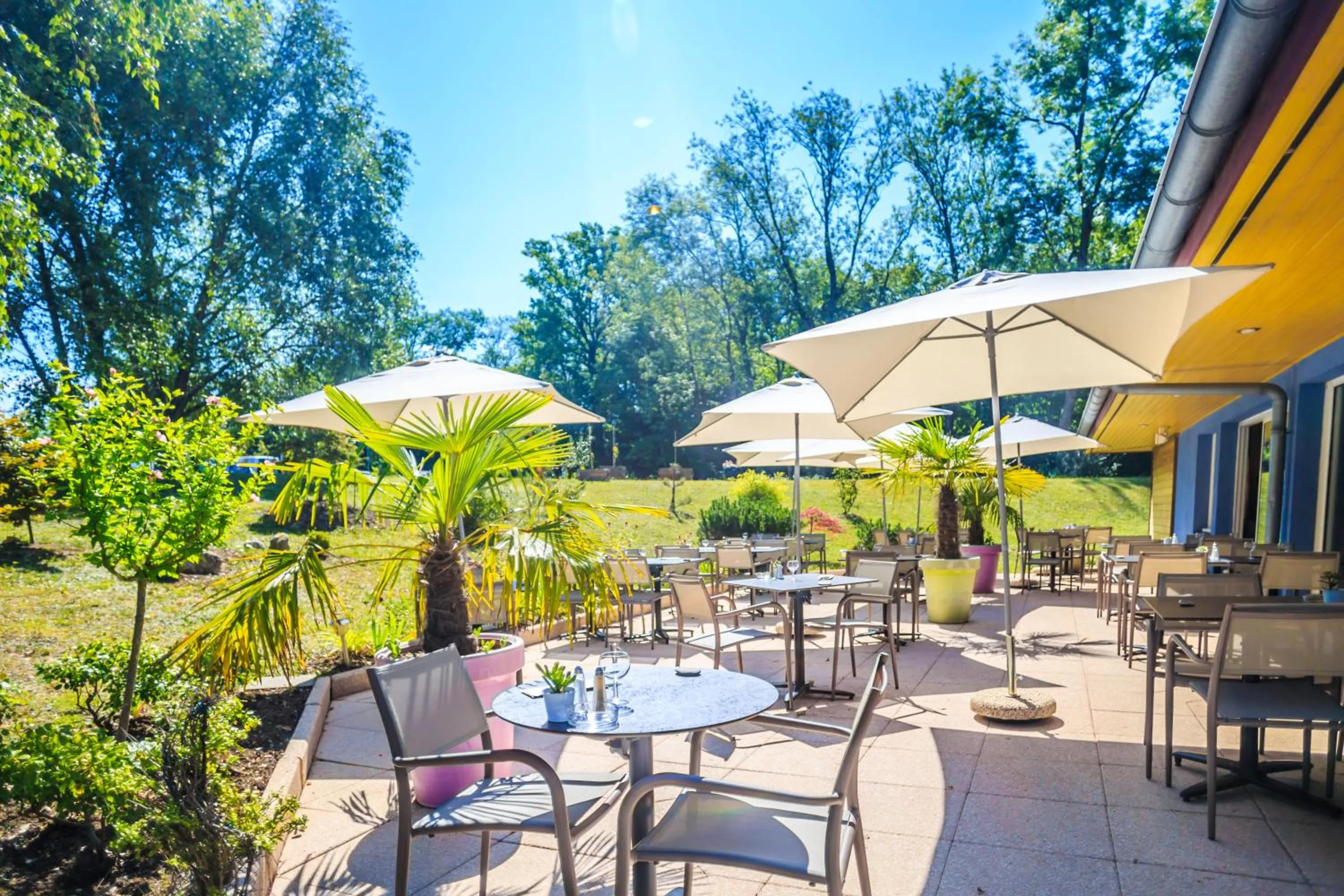 Patio in Hôtel Côté Sud Léman
