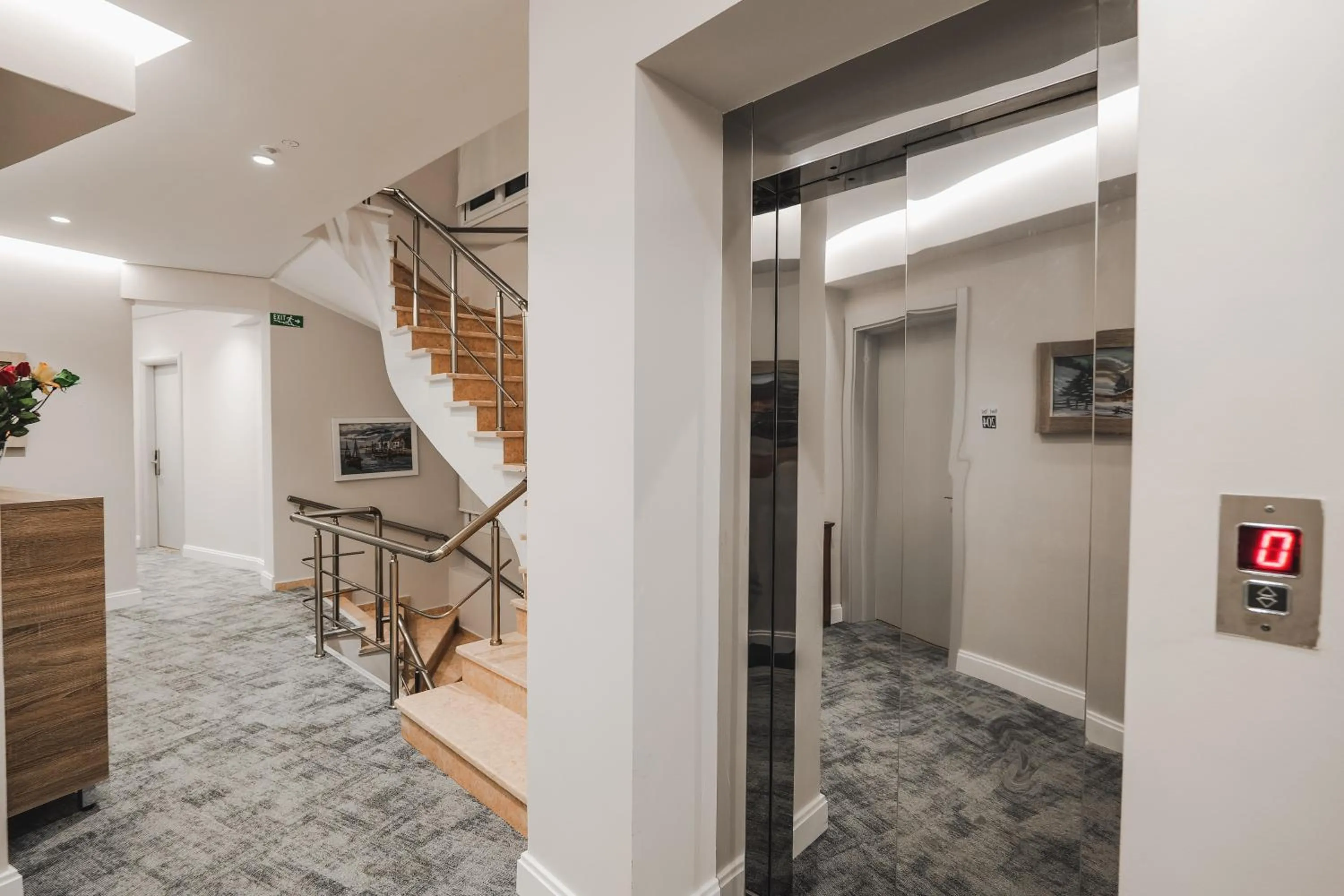 elevator in Hotel Oasis