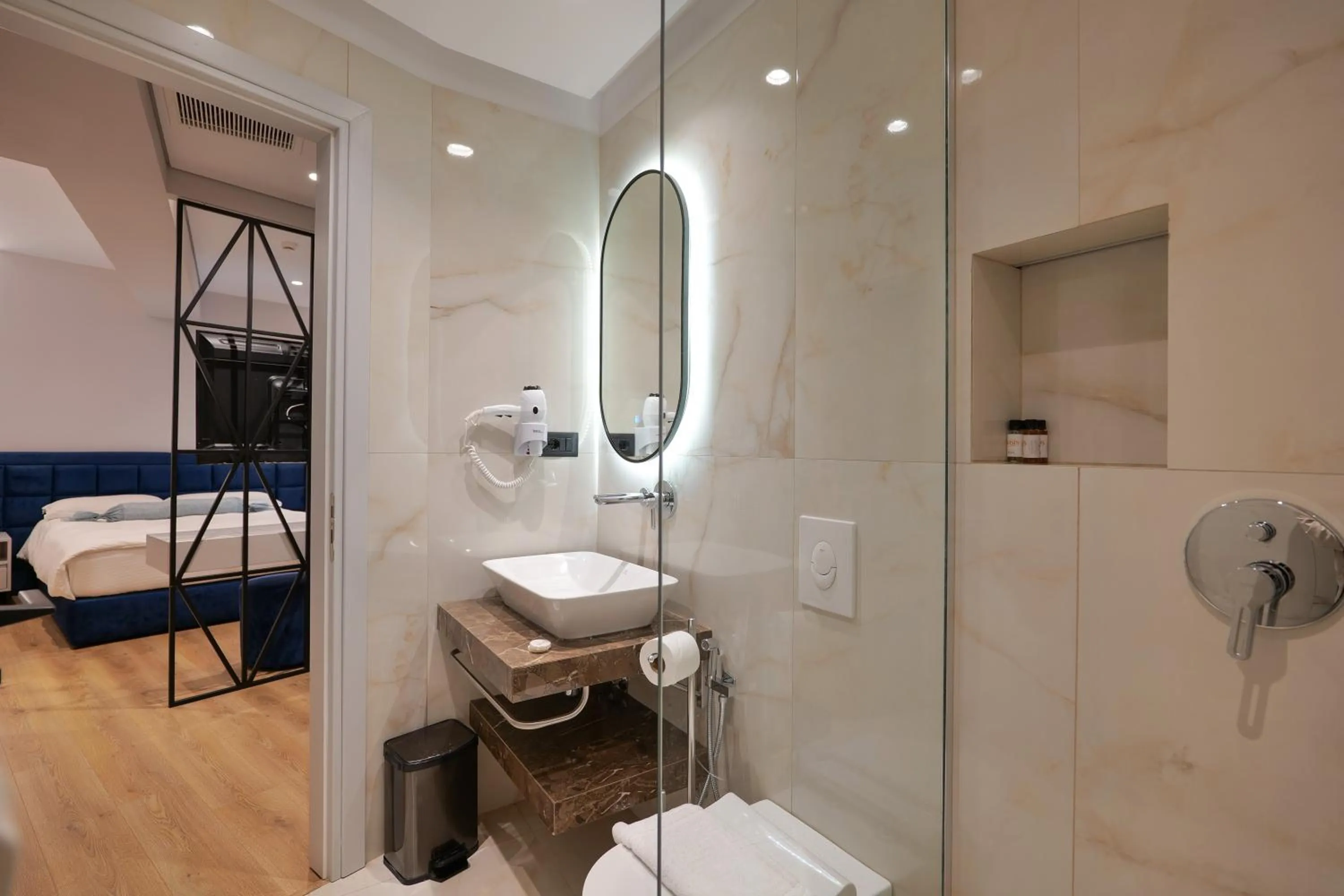 Bathroom in Hotel Oasis