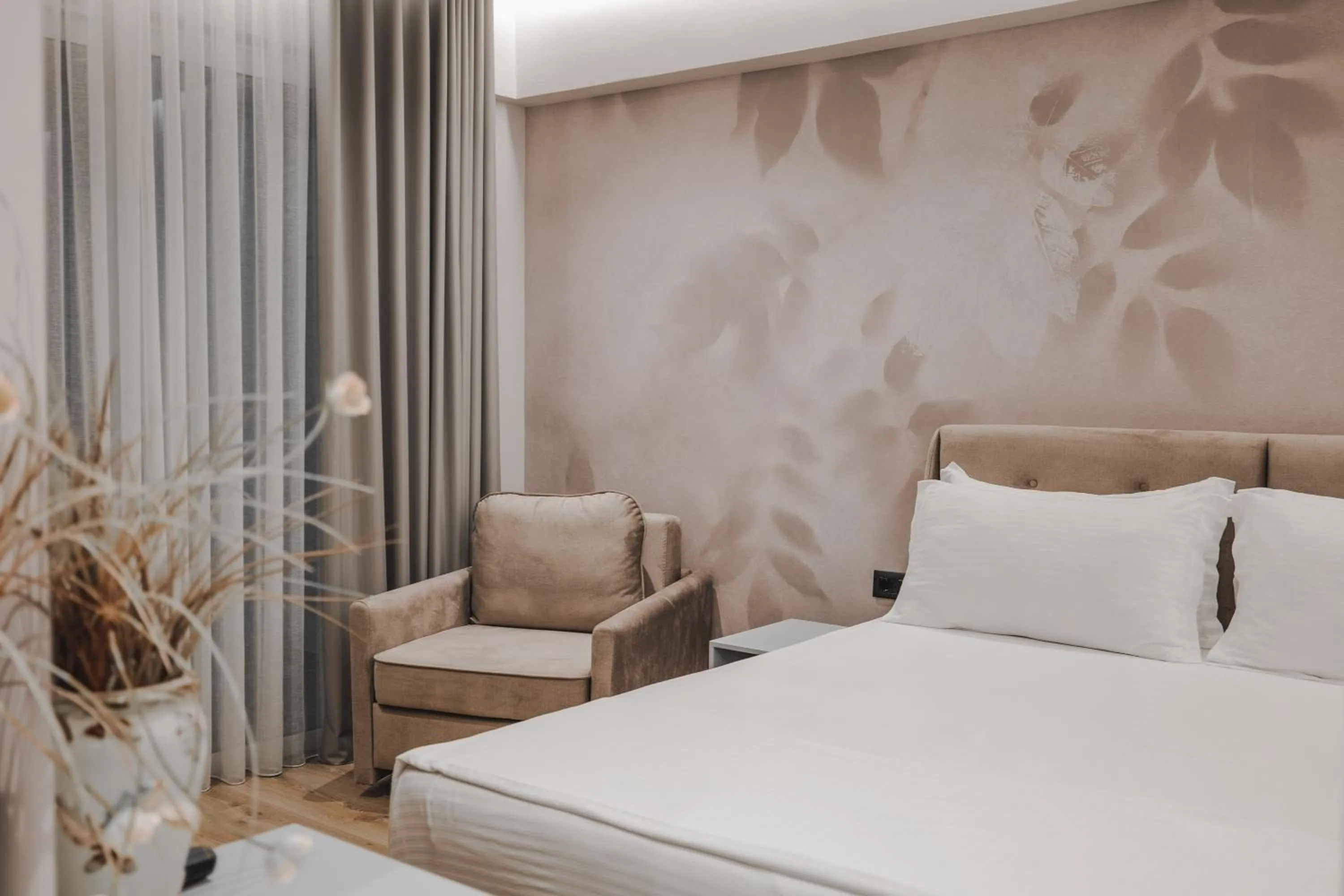 Photo of the whole room in Hotel Oasis