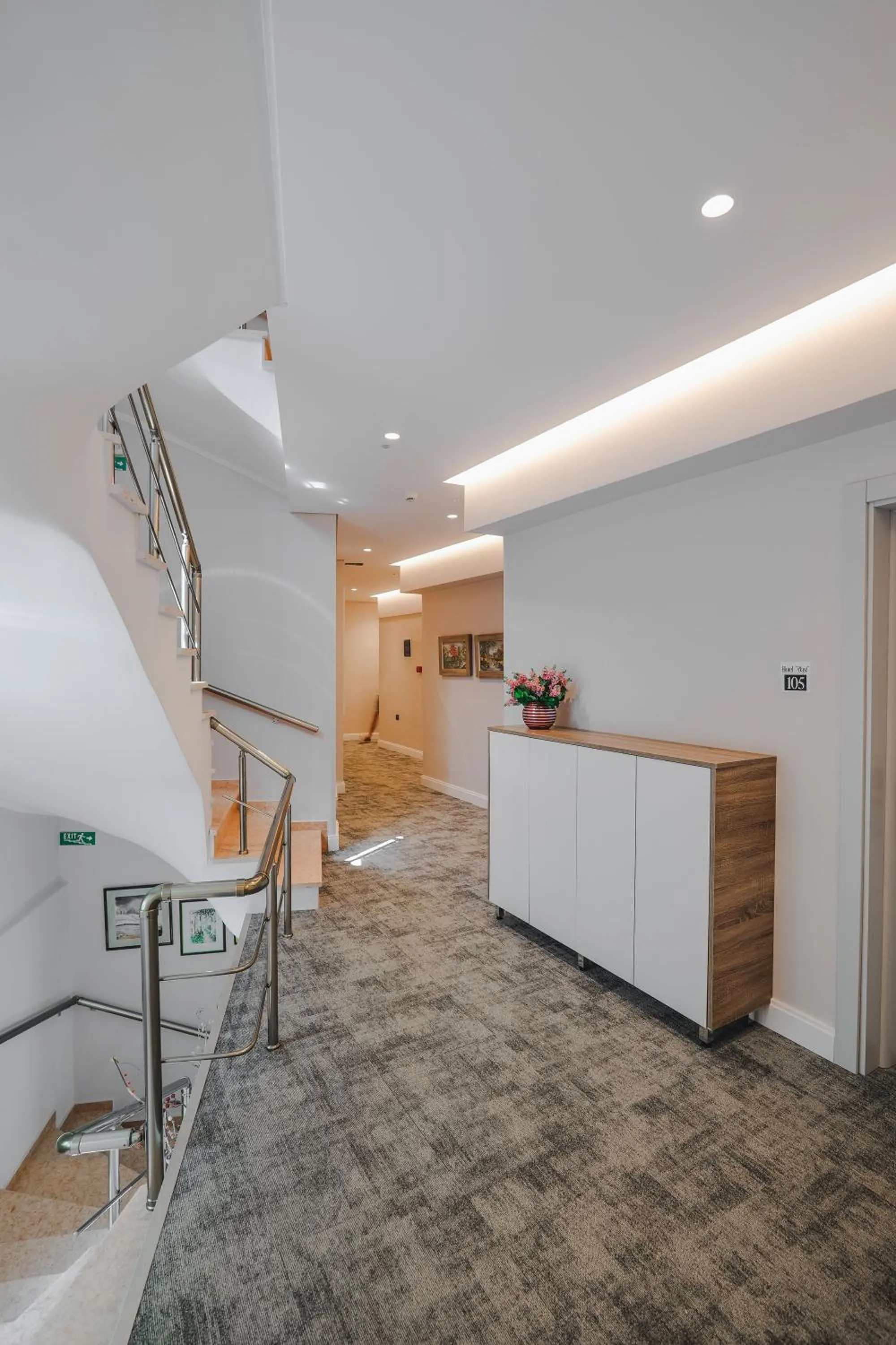 elevator in Hotel Oasis