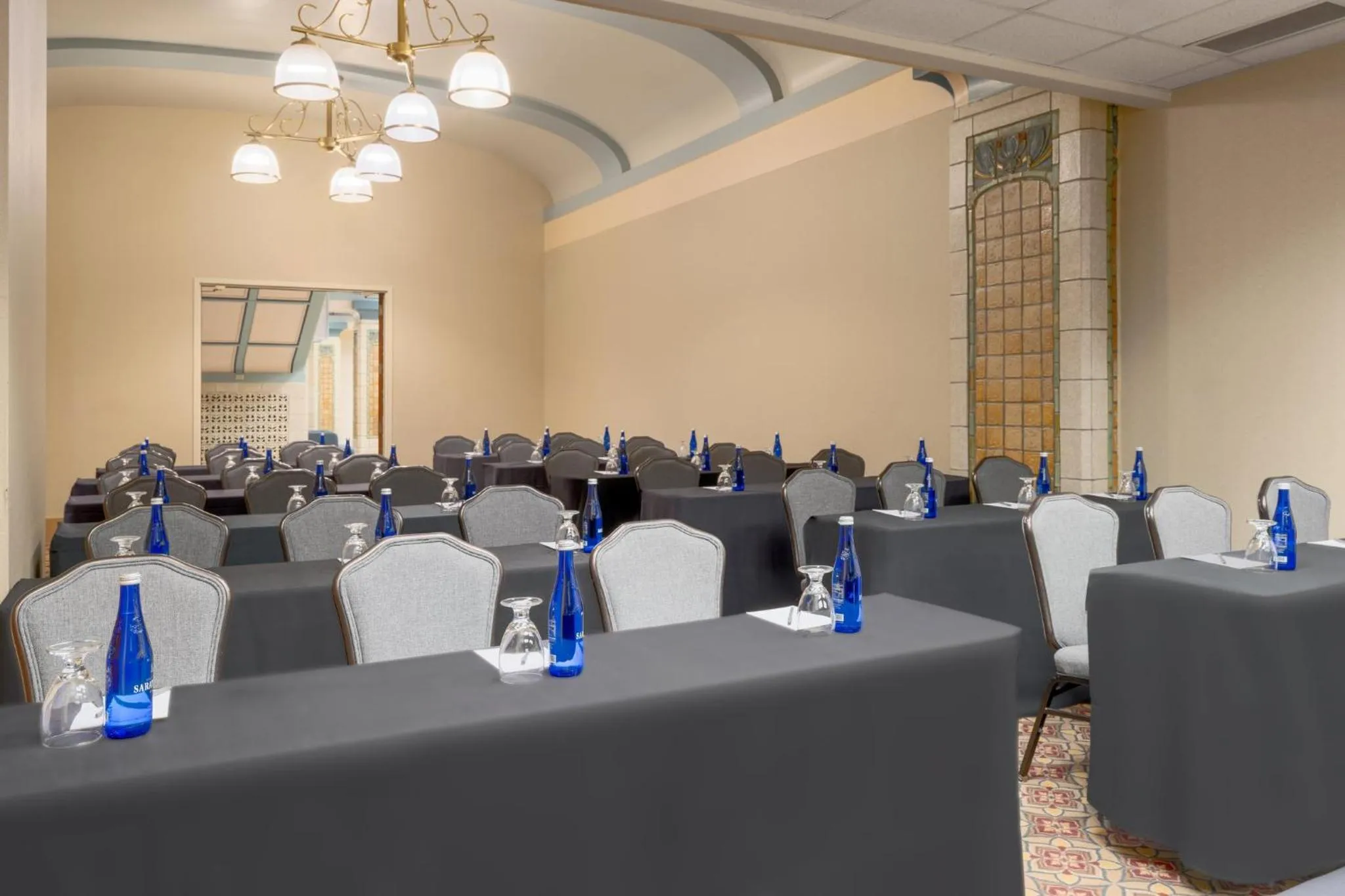 Meeting/conference room in Crowne Plaza Indianapolis-Dwtn-Union Stn by IHG