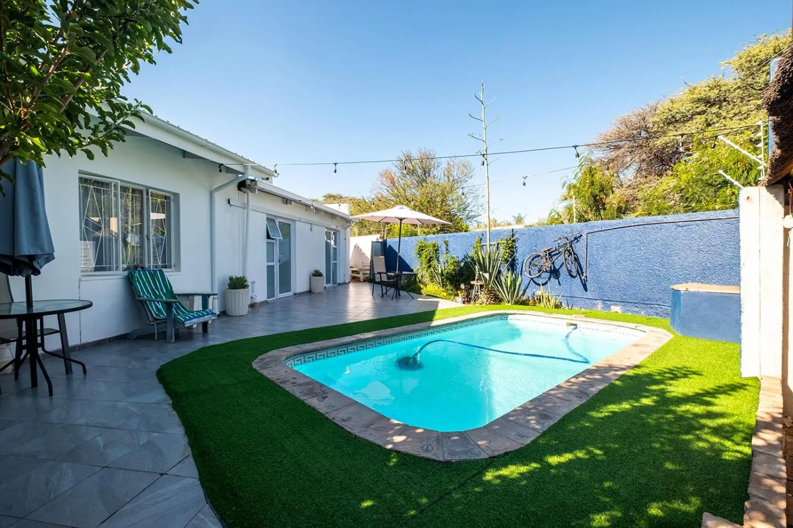 Pool view in Kate's Nest Guesthouse & Backpackers