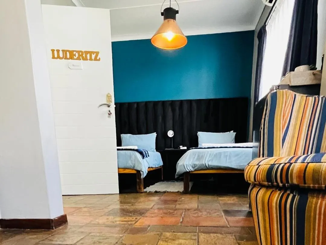 Photo of the whole room, Bed in Kate's Nest Guesthouse & Backpackers