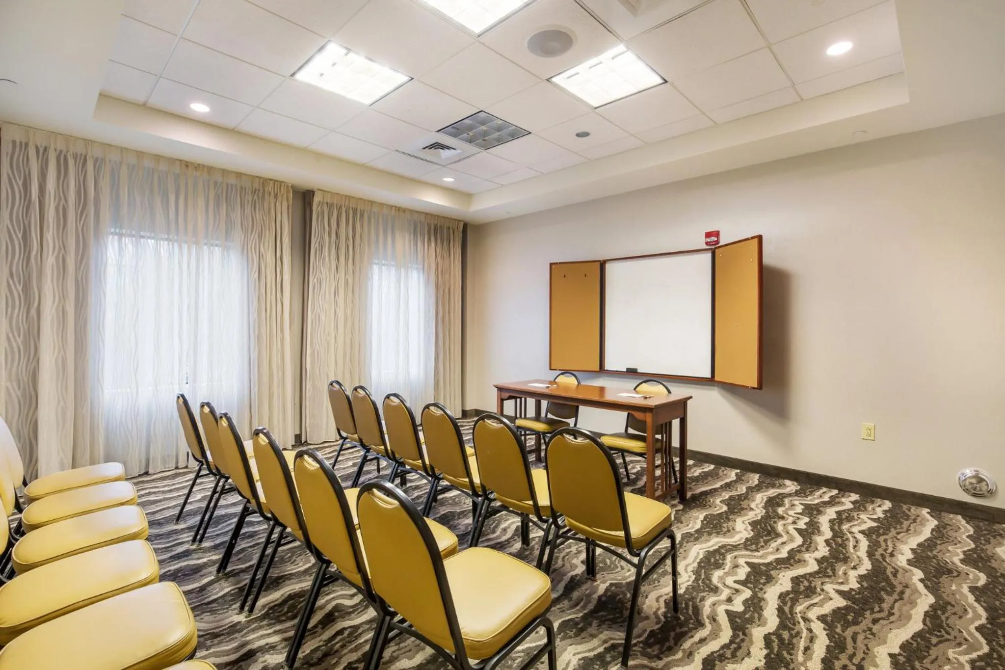 Meeting/conference room in Staybridge Suites Chesapeake-Virginia Beach by IHG