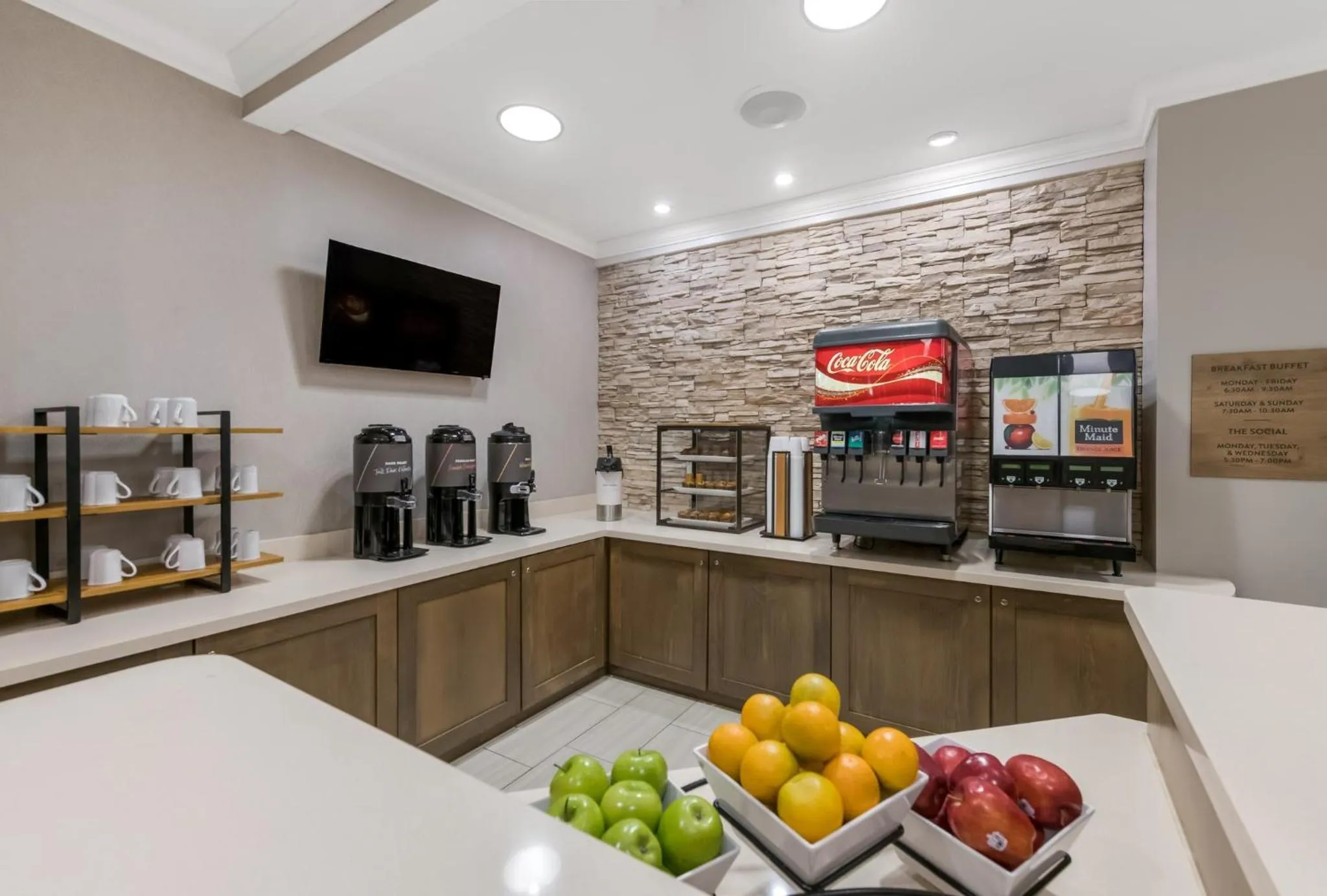 Breakfast in Staybridge Suites Chesapeake-Virginia Beach by IHG