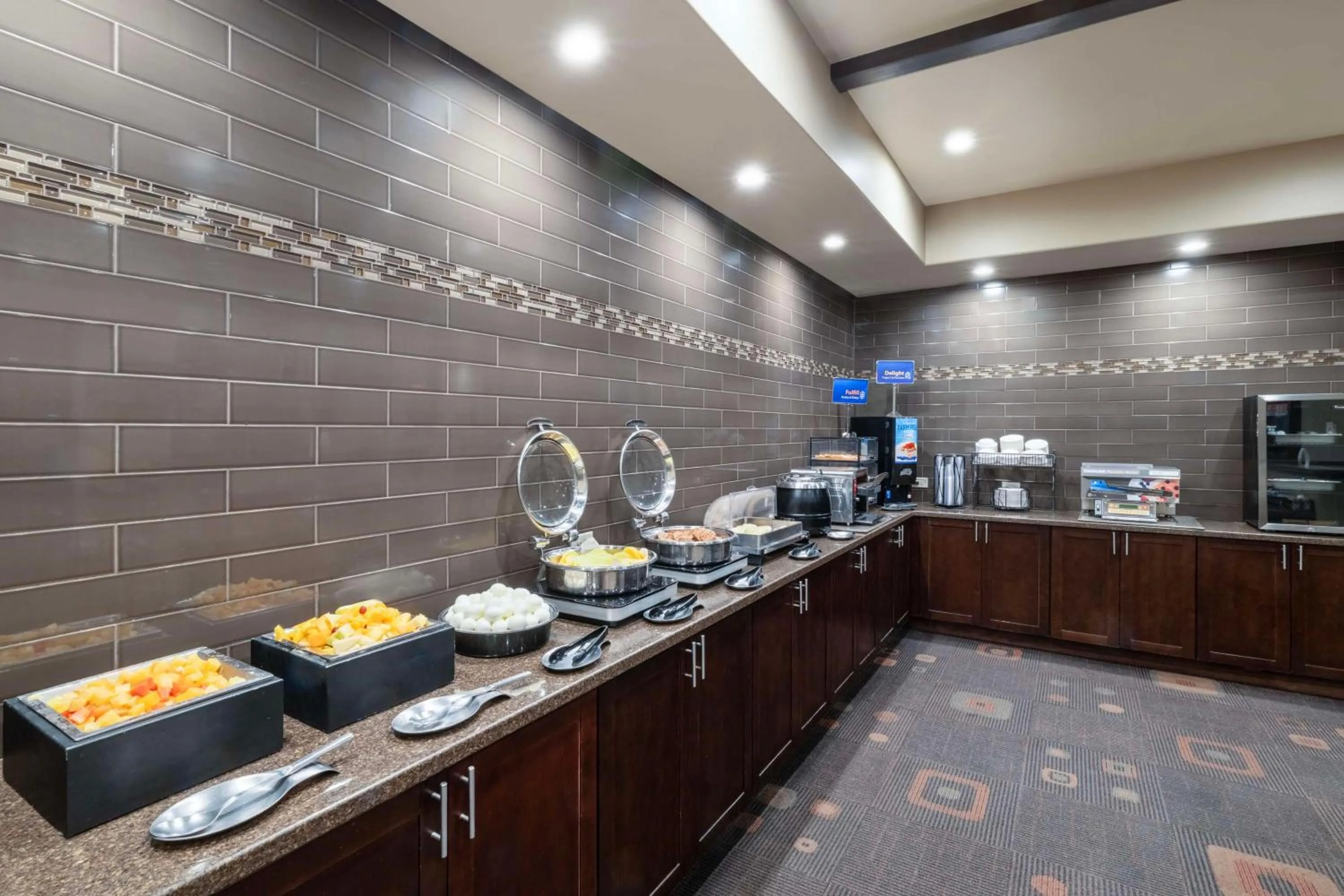 Breakfast in Best Western Pony Soldier Inn & Suites