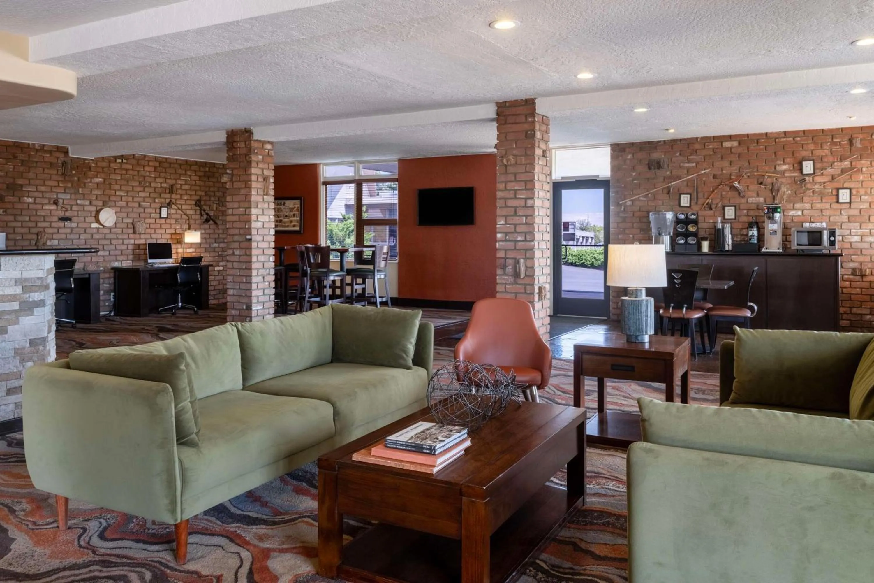 Lobby or reception in Best Western Pony Soldier Inn & Suites