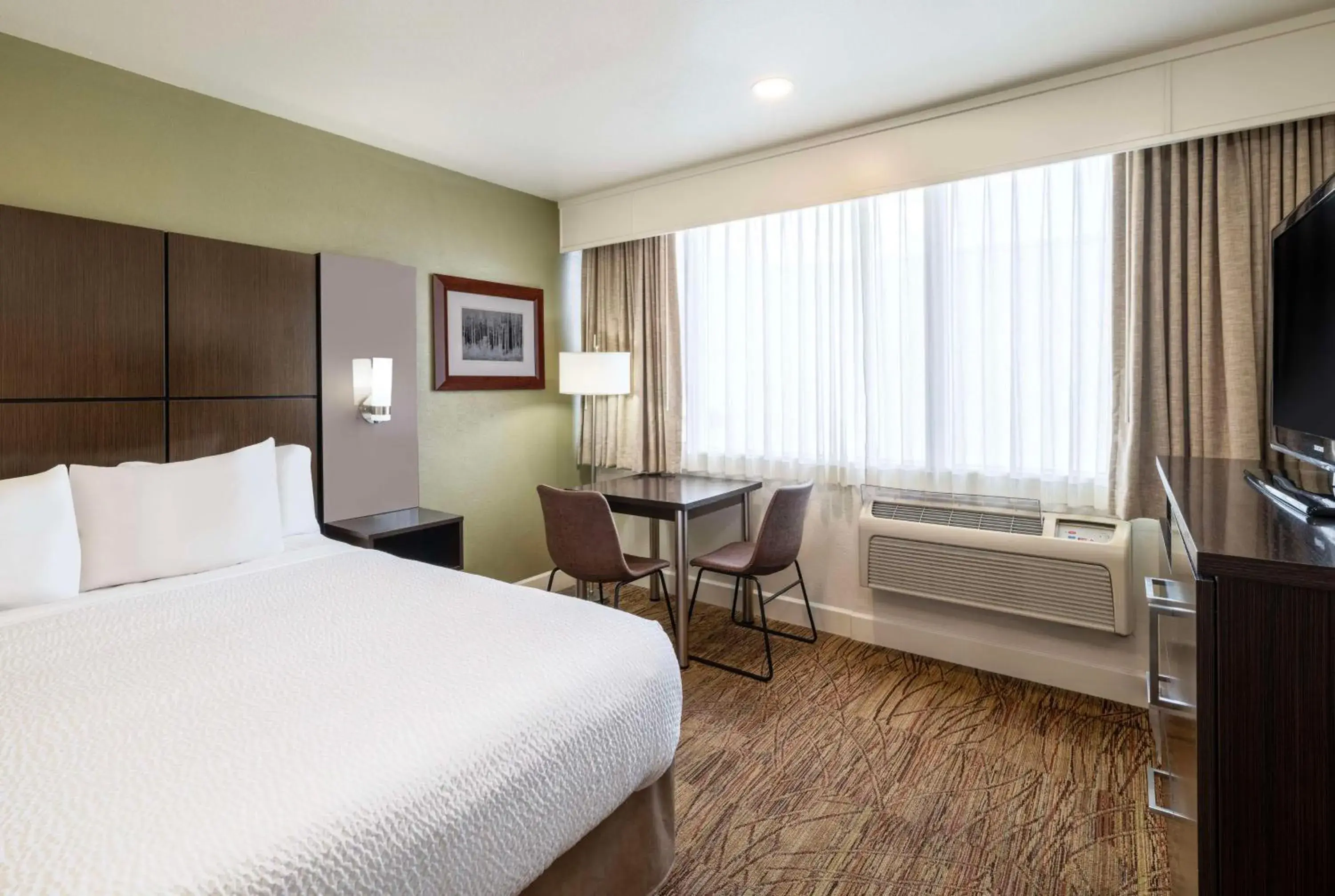 Queen Room - Hearing Accessible in Best Western Pony Soldier Inn & Suites Queen Room - Hearing Accessible in Best Western Pony Soldier Inn & Suites