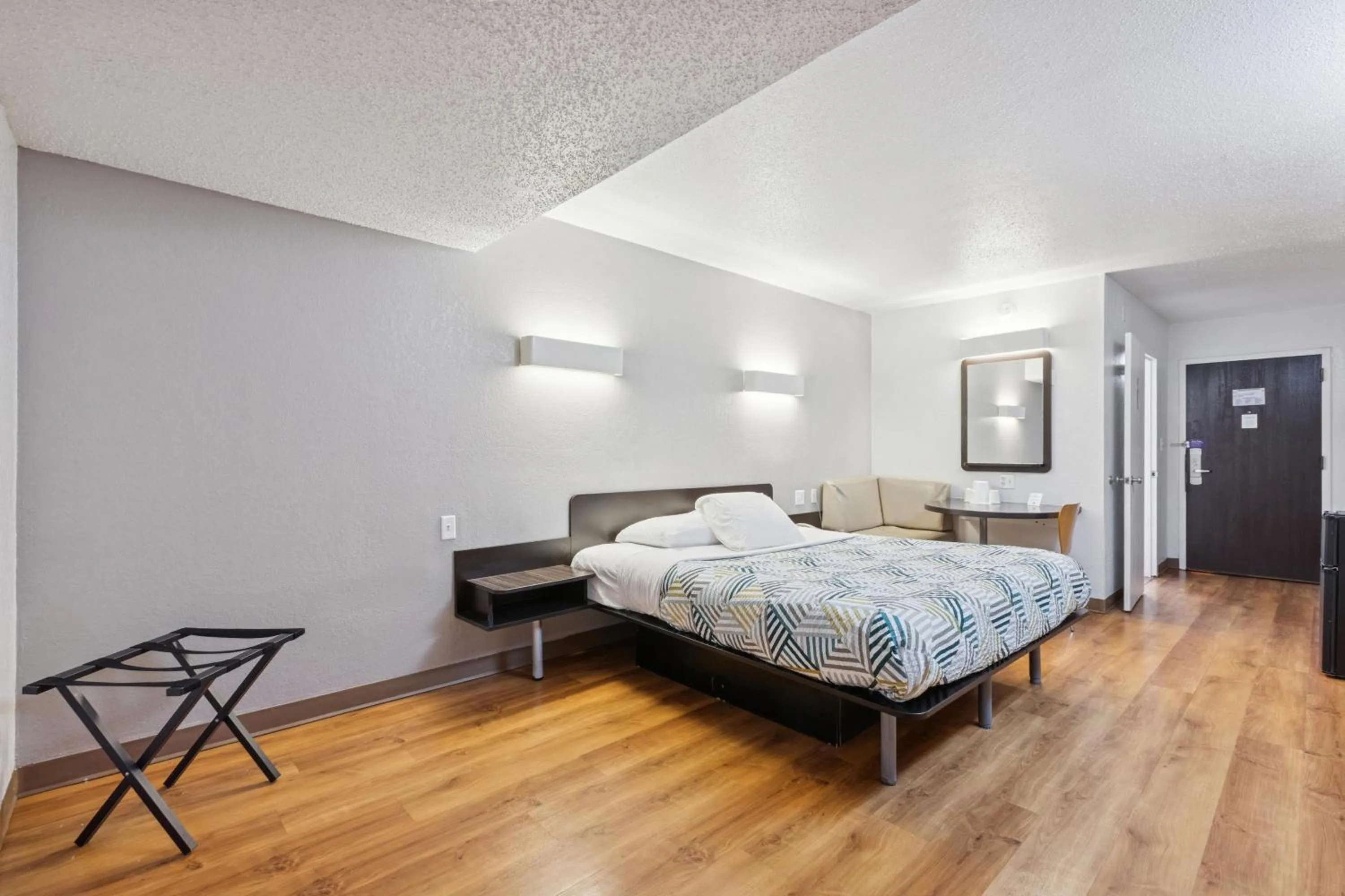 Bedroom, Bed in Motel 6-Piscataway, NJ