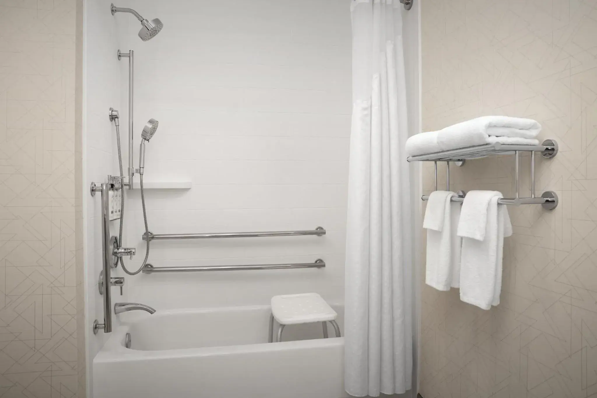 King Room - Mobility Access/Hearing Accessible in Holiday Inn Express & Suites by IHG Chambersburg by IHG King Room - Mobility Access/Hearing Accessible in Holiday Inn Express & Suites by IHG Chambersburg by IHG