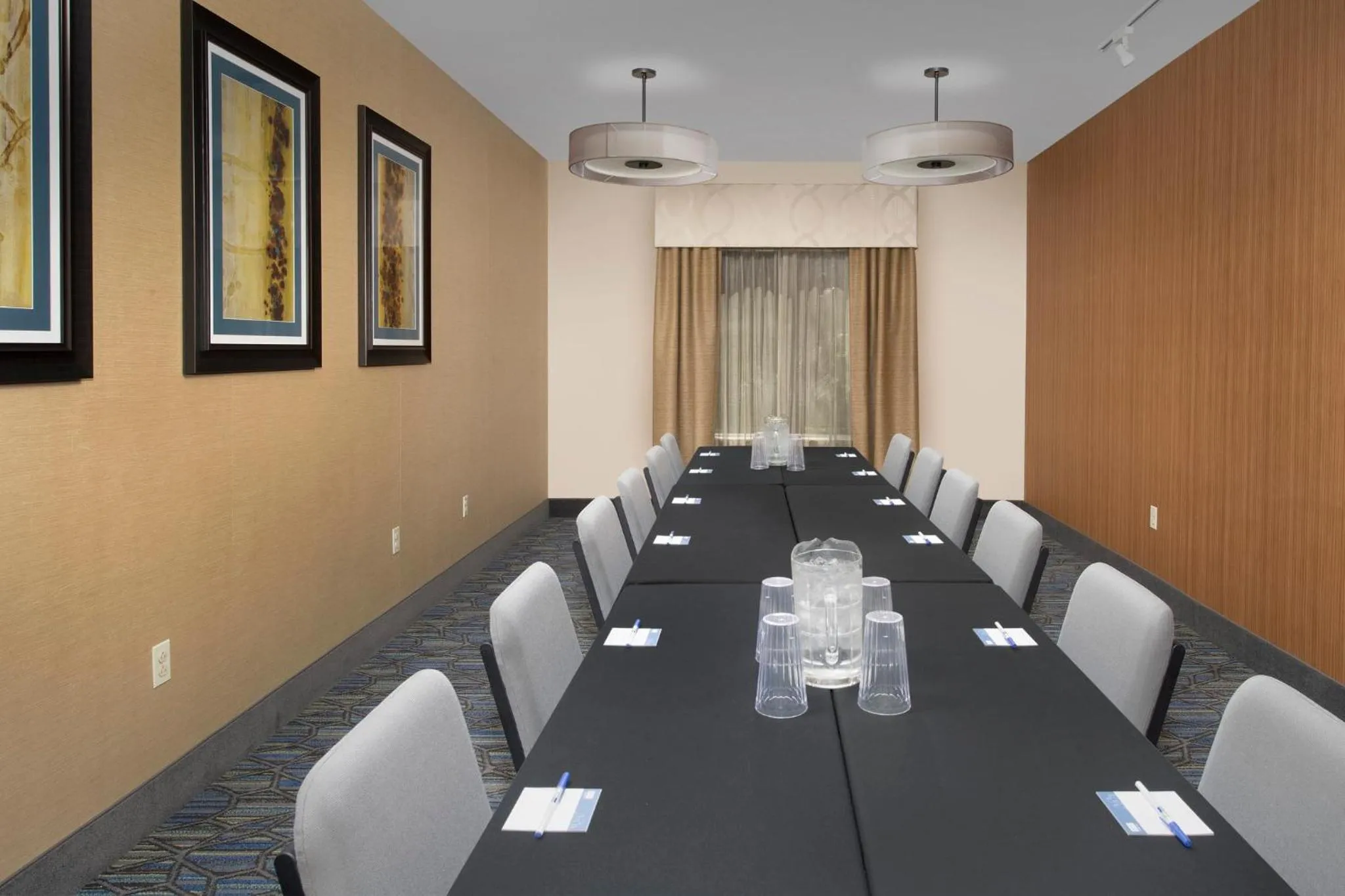 Meeting/conference room in Holiday Inn Express & Suites by IHG Chambersburg by IHG