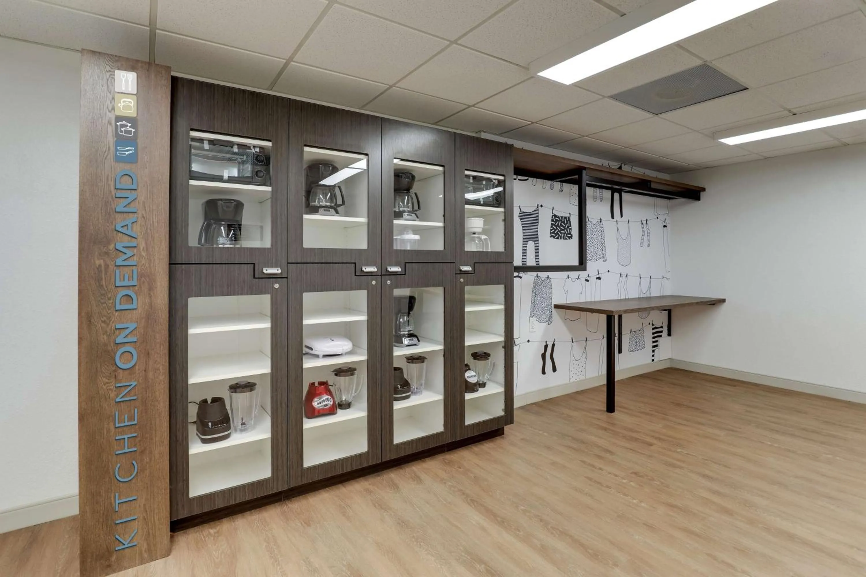 kitchen in Sonesta Simply Suites Boston Braintree