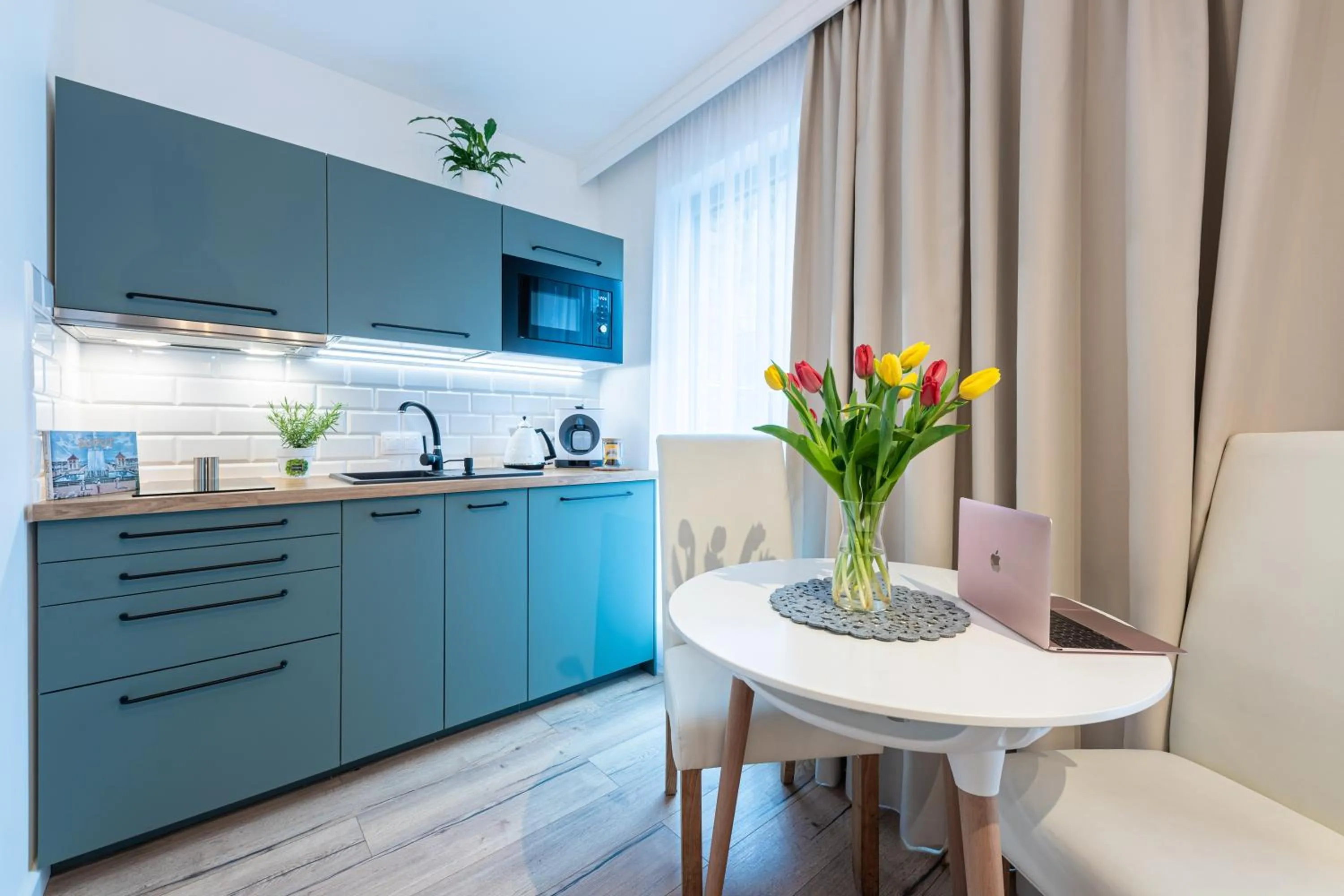 Kitchen or kitchenette in Lapwing Residence Sopot
