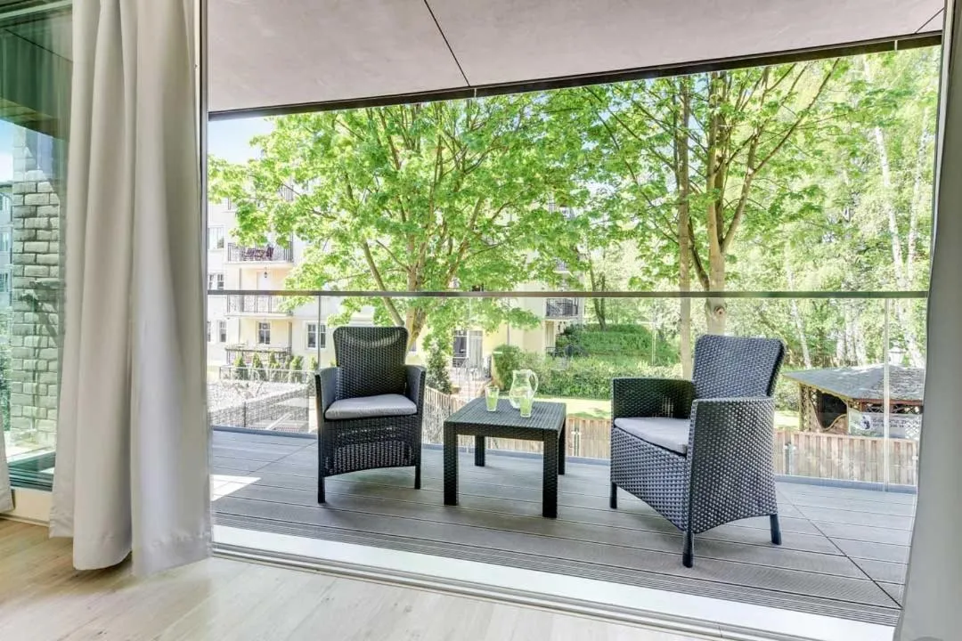 Deluxe Two-Bedroom Apartment 1 Floor in Lapwing Residence Sopot